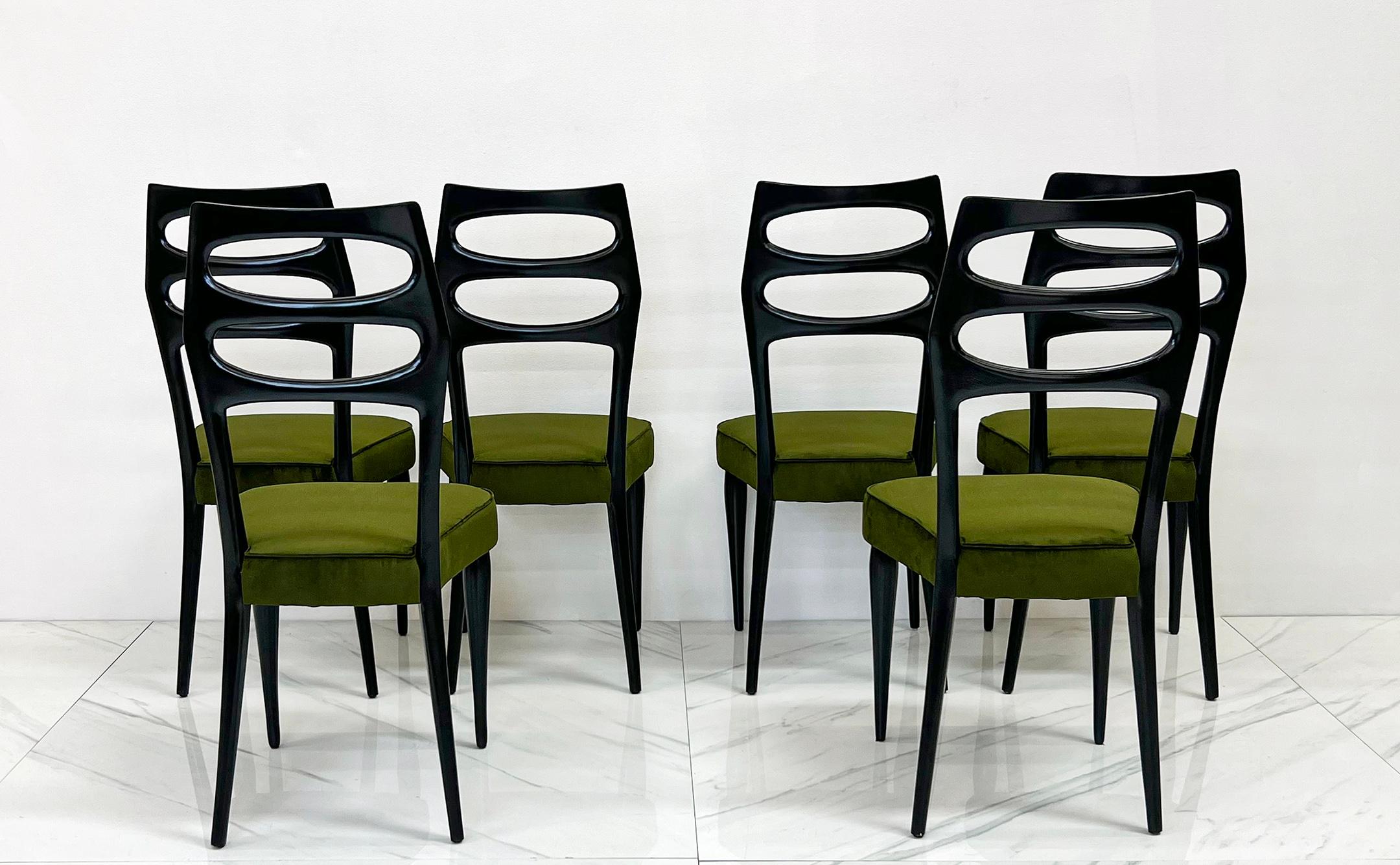 Mid-Century Modern Paolo Buffa Six Sculptural Dining Chairs, Olive Green Velvet, 1950s For Sale