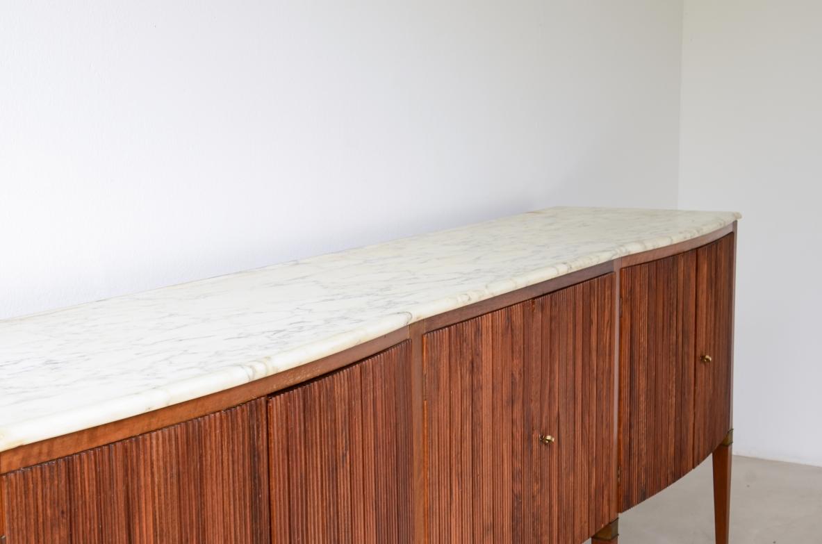 Paolo Buffa splendid sideboard with a wavy front In Excellent Condition In Milano, IT