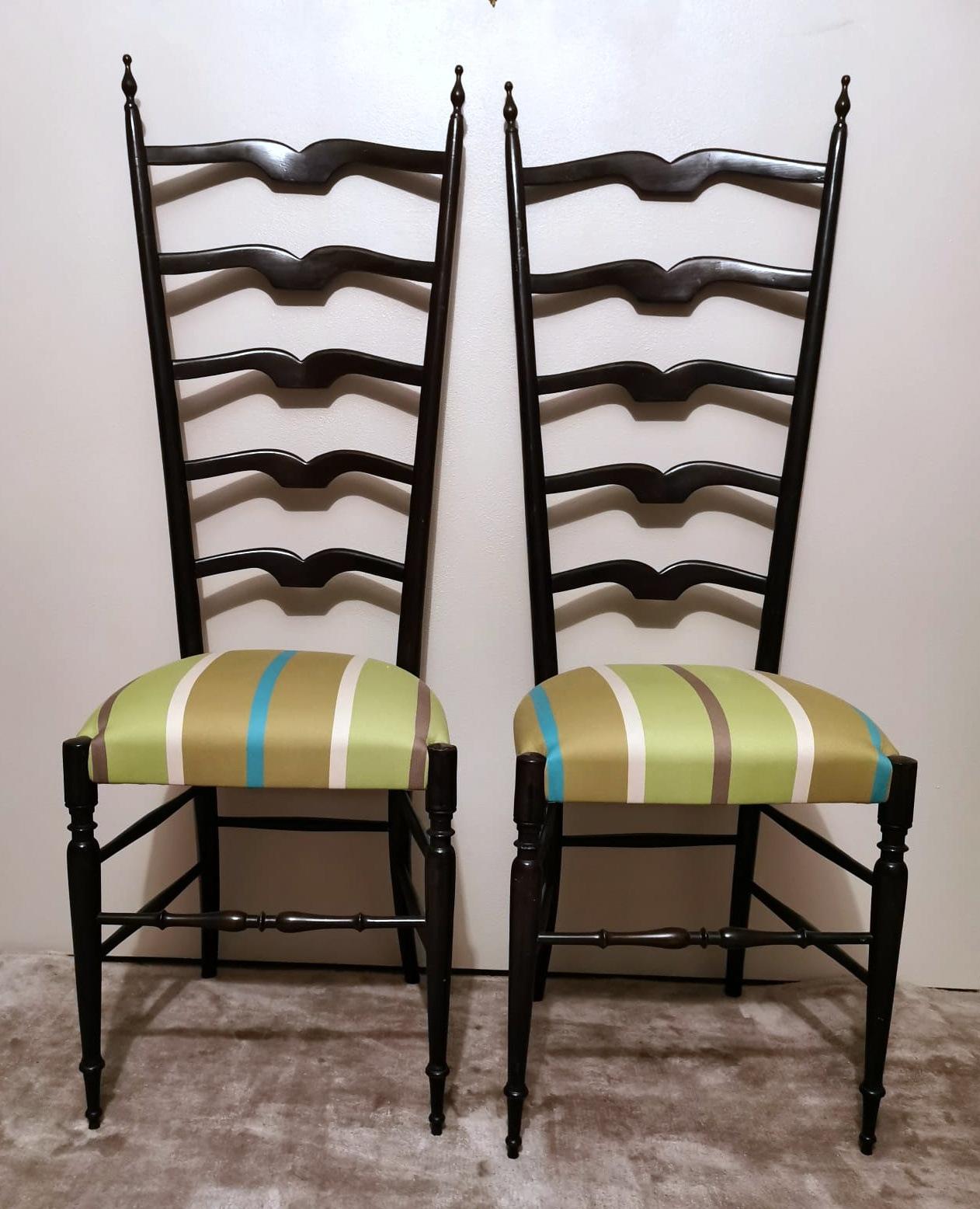 Hand-Crafted Paolo Buffa Style Pair of Chiavari Chairs in Italian Wood with High Backrest For Sale
