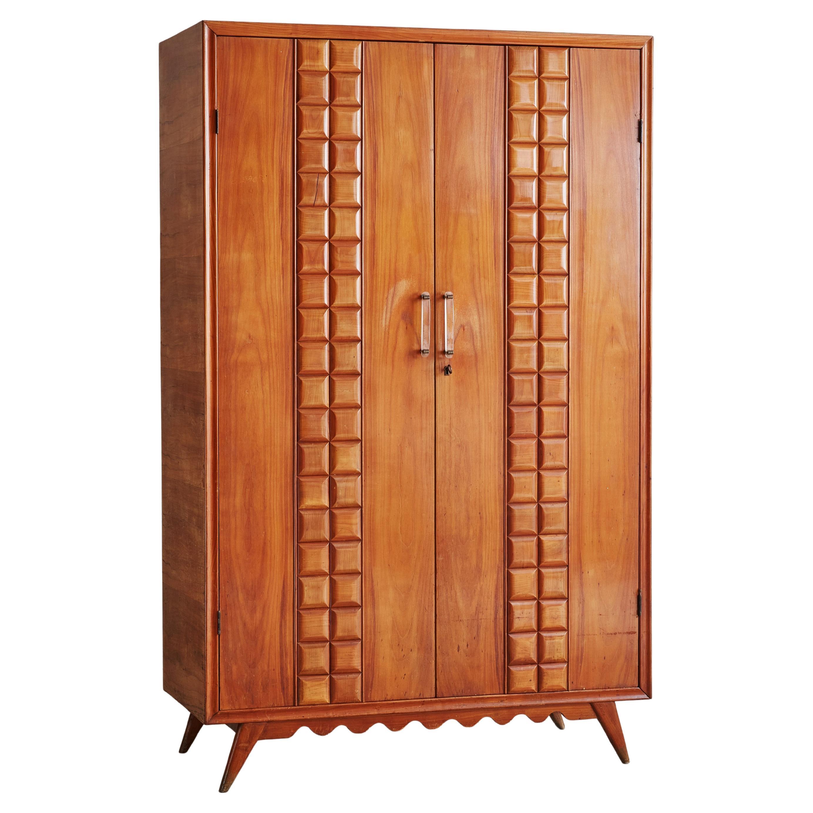 Armoire en bois de style Paolo Buffa avec poignées en verre, Italie, années 1940