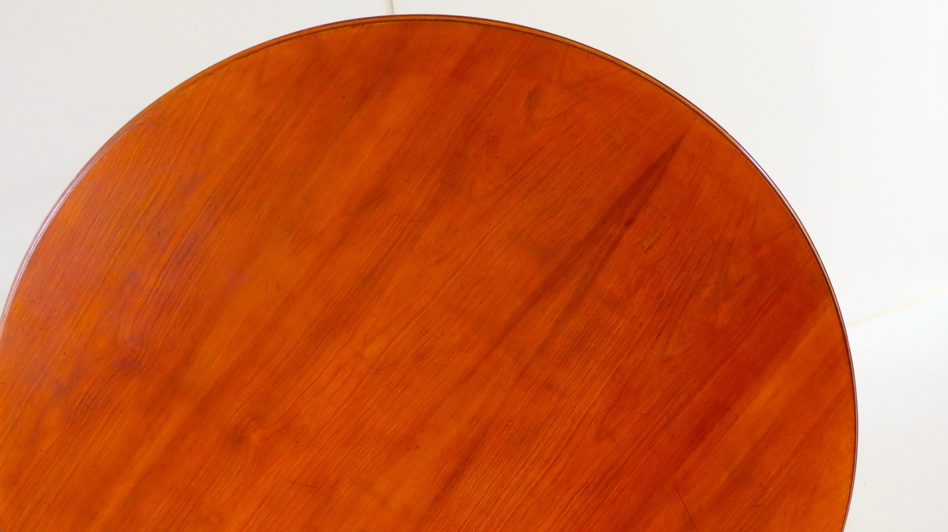 Paolo Buffa Unique Round Dining Table Cherrywood, 1950 In Good Condition In Rome, IT