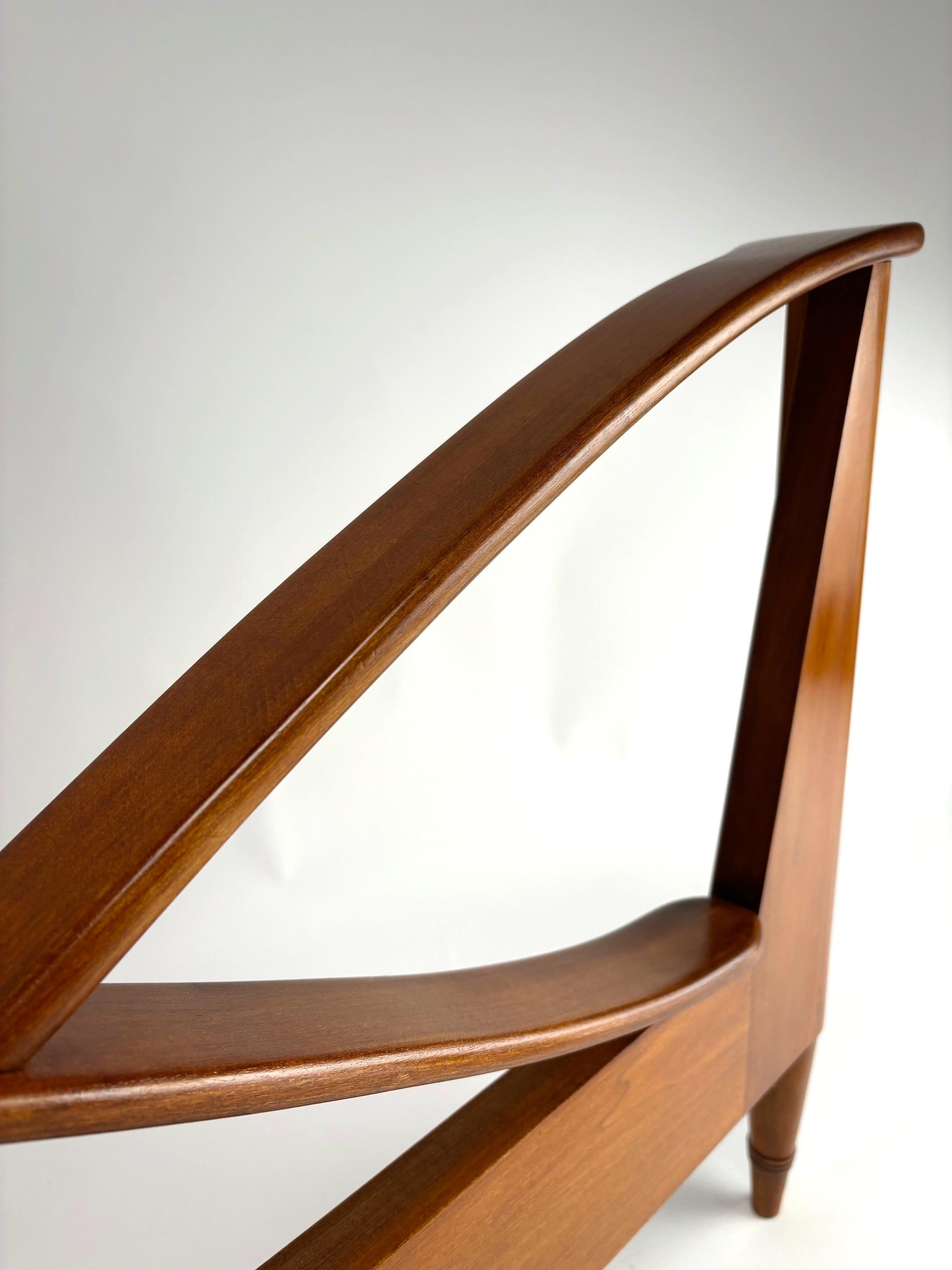 Velvet Paolo Buffa, Walnut Mid-Century Daybed, Italy 1940s For Sale