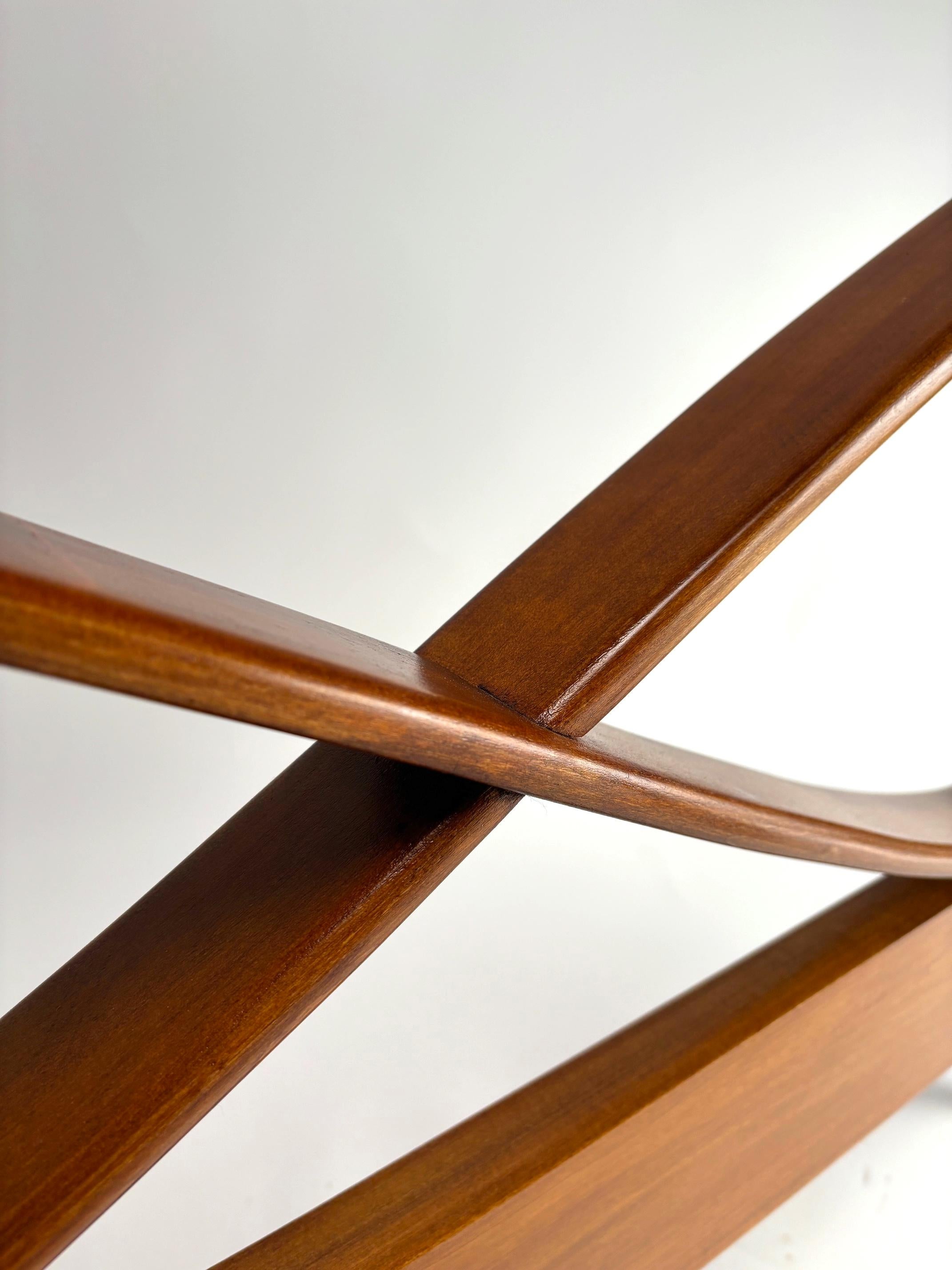 Paolo Buffa, Walnut Mid-Century Daybed, Italy 1940s For Sale 1