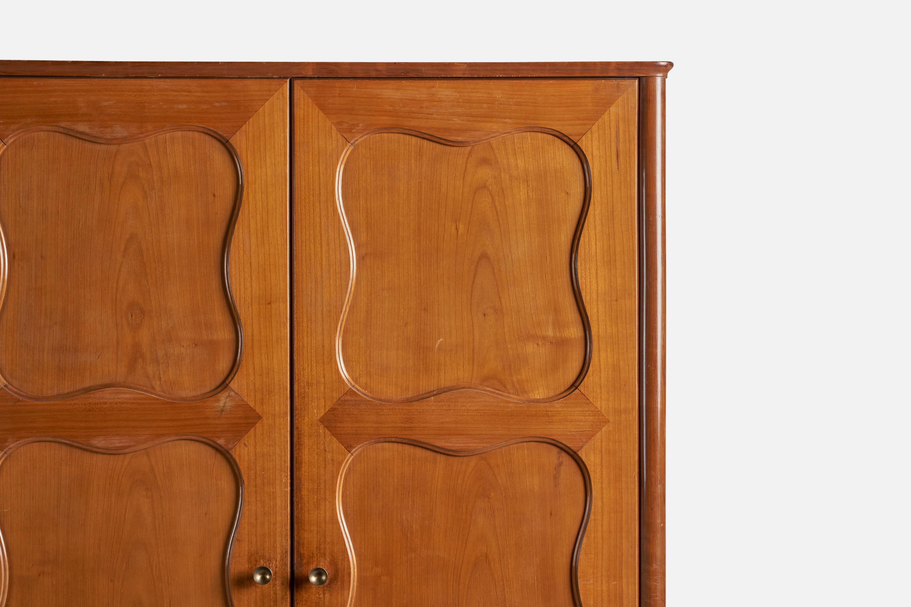 Paolo Buffa, Wardrobe, Walnut, Brass, Italy, 1940s In Good Condition In High Point, NC