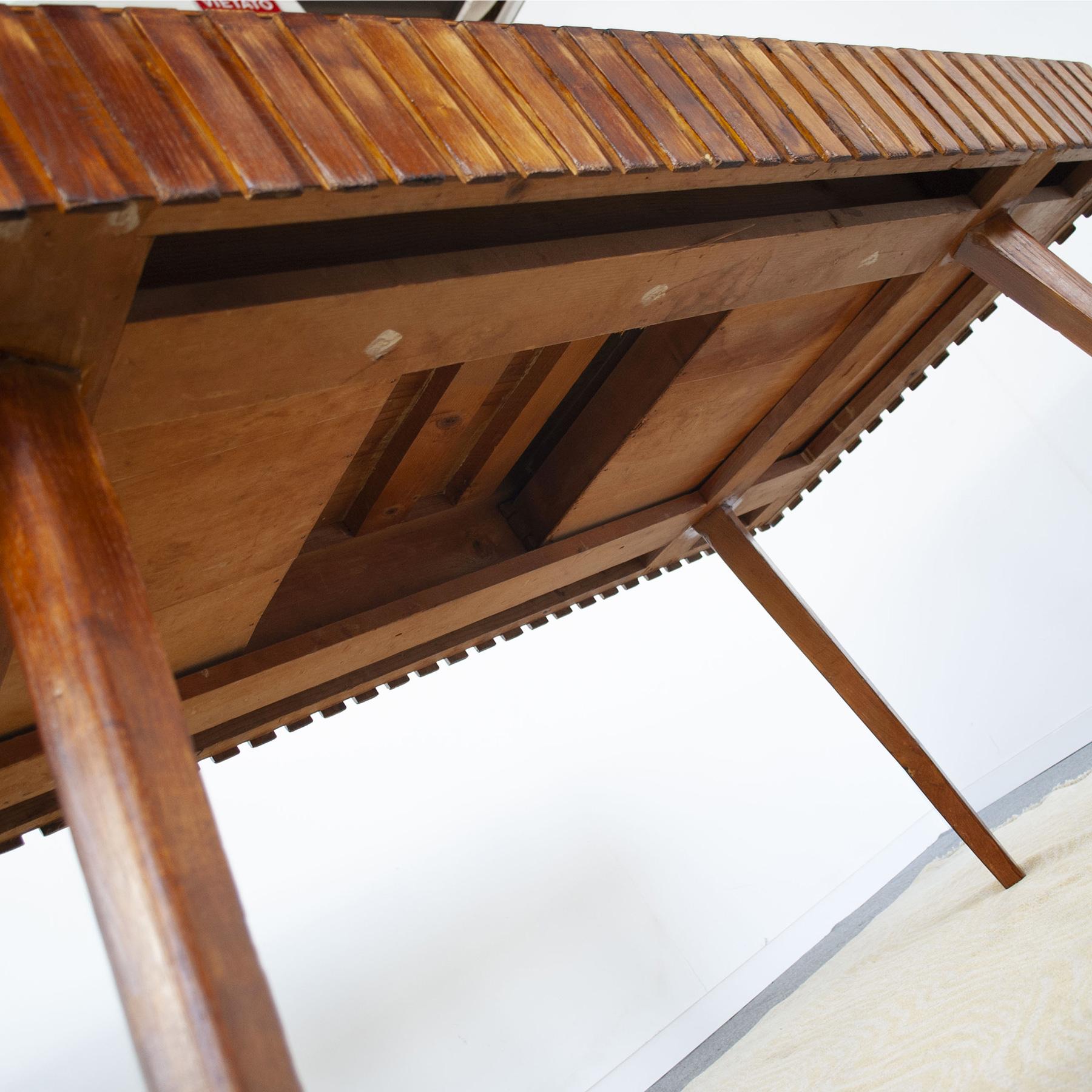 Table en bois Paolo Buffa des années 1950 en vente 4