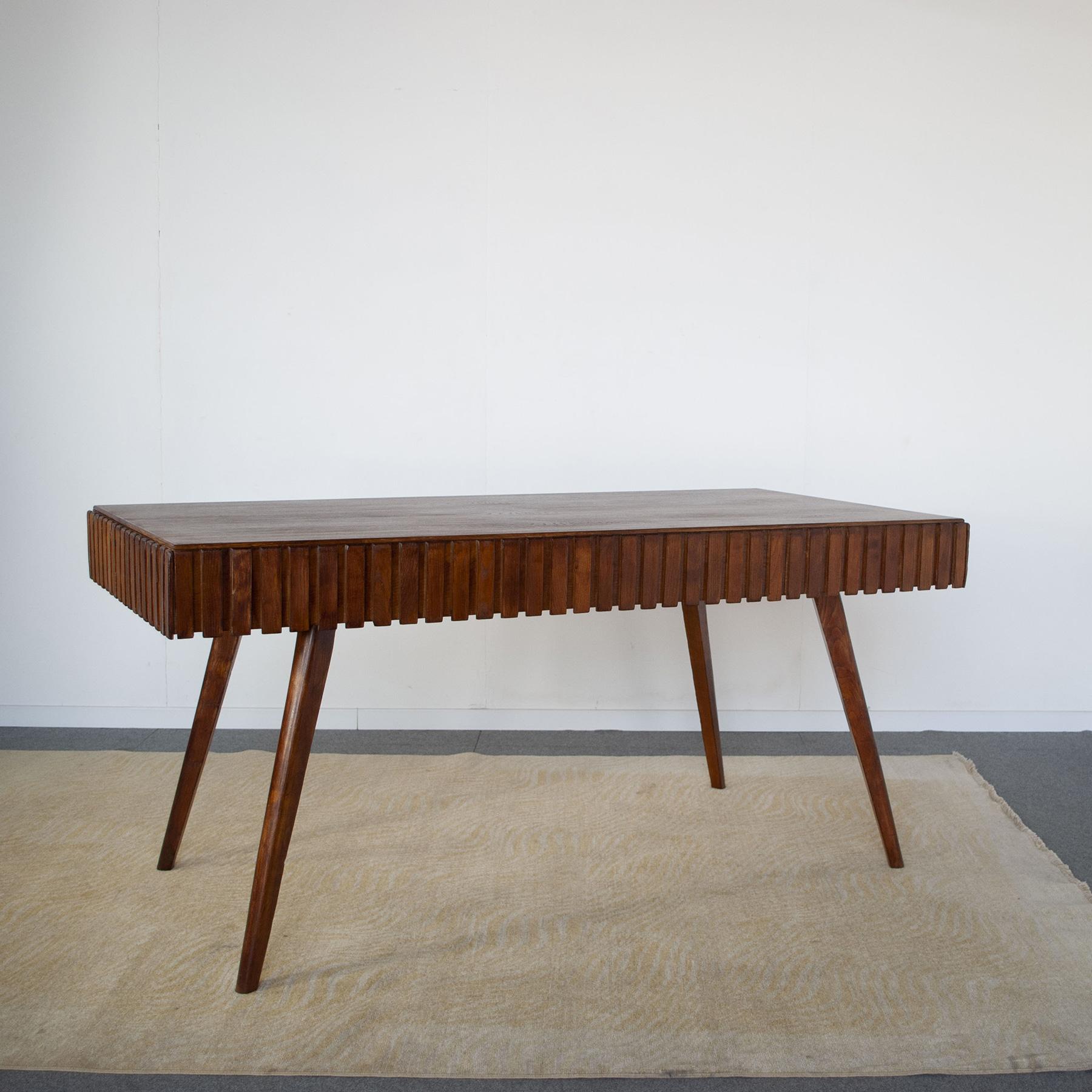 Paolo Buffa Holztisch aus den 1950er Jahren (Moderne der Mitte des Jahrhunderts) im Angebot