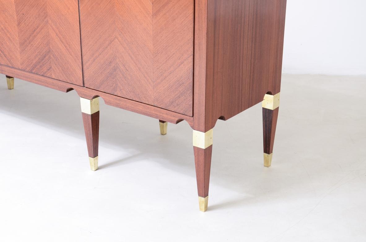 20th Century Elegant 4-door walnut cabinet with a herringbone pattern For Sale
