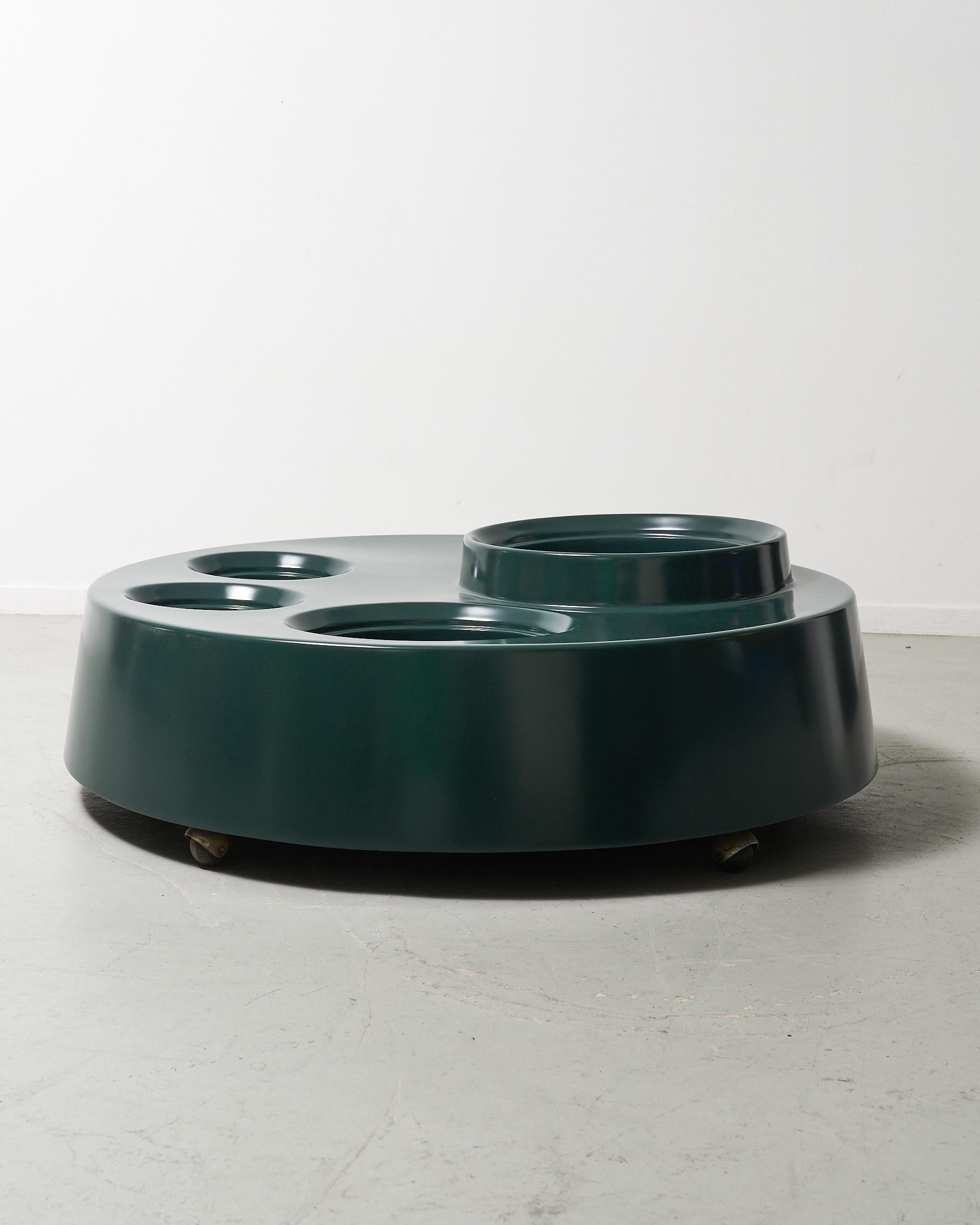 Mid-20th Century Paolo Caliari green fiberglass “Fioriere” low table For Sale