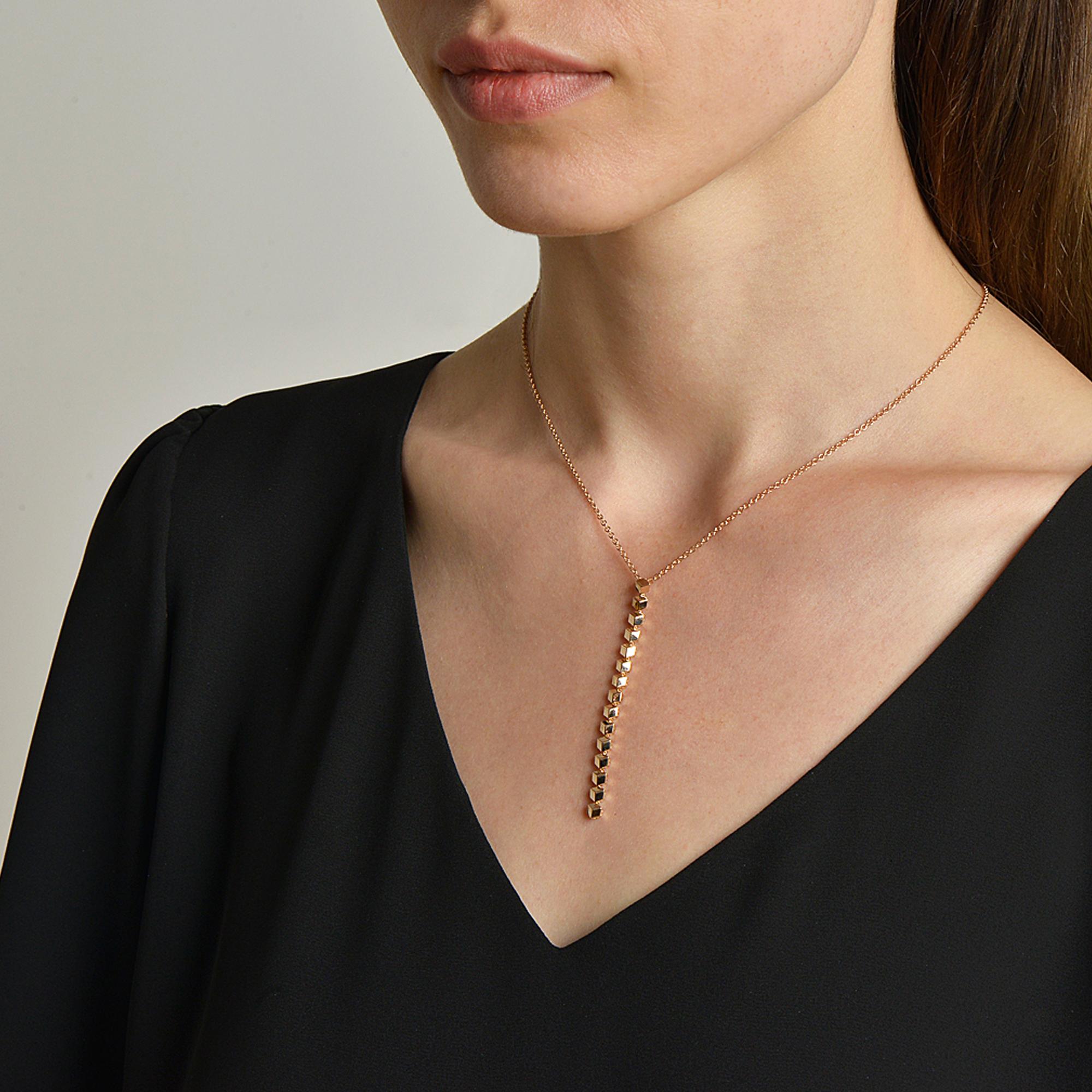 High polish 18kt rose gold Brillante® 'Sexy' pendant necklace.

Translated from a quintessential Venetian motif, the Brillante® jewelry collection combines strong jewelry design, cutting edge technology and fine engineering.  

A bracelet from this