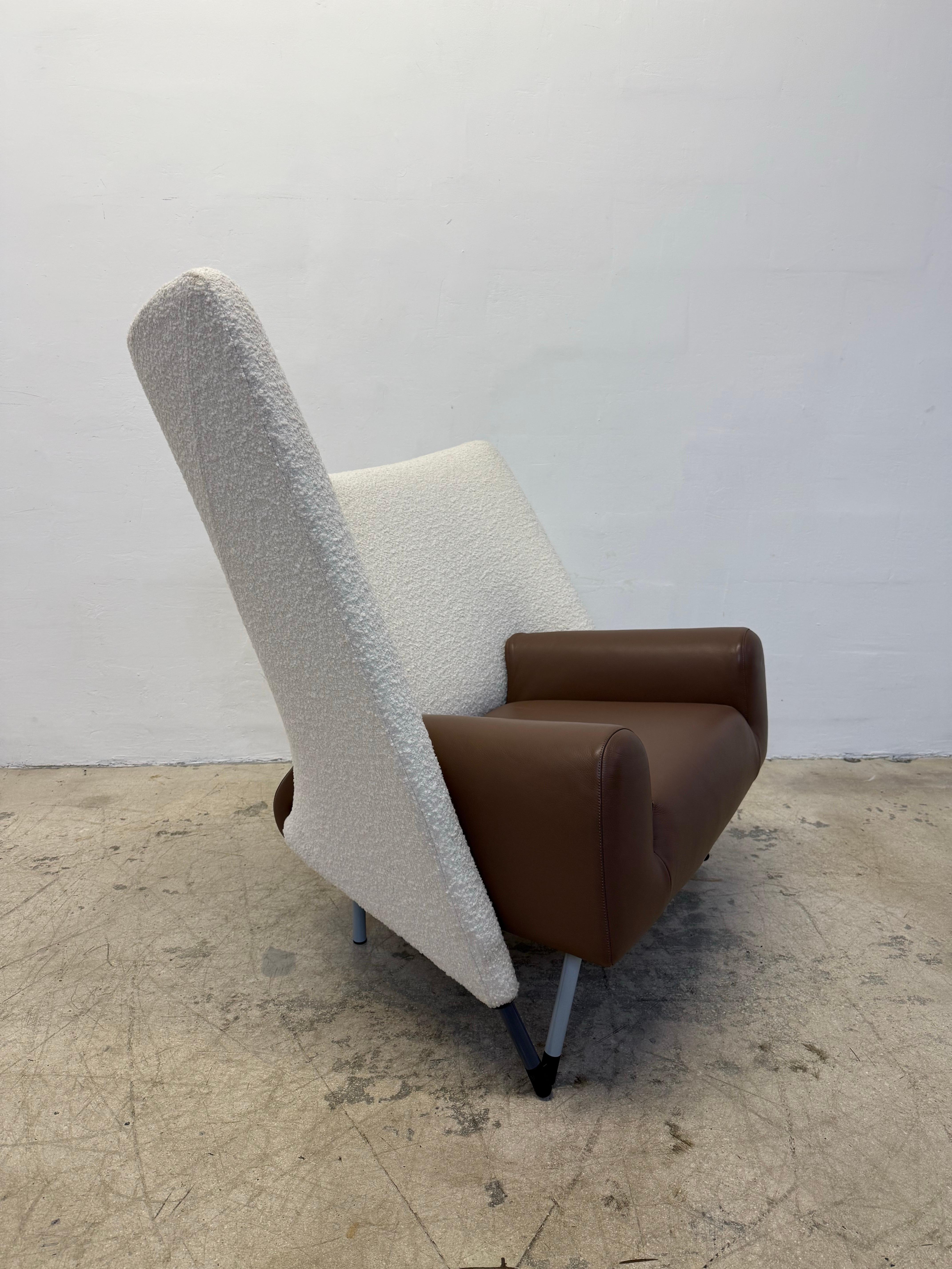 Paolo Deganello “Torso” Leather and Boucle Lounge Arm Chairs for Cassina - Pair For Sale 6