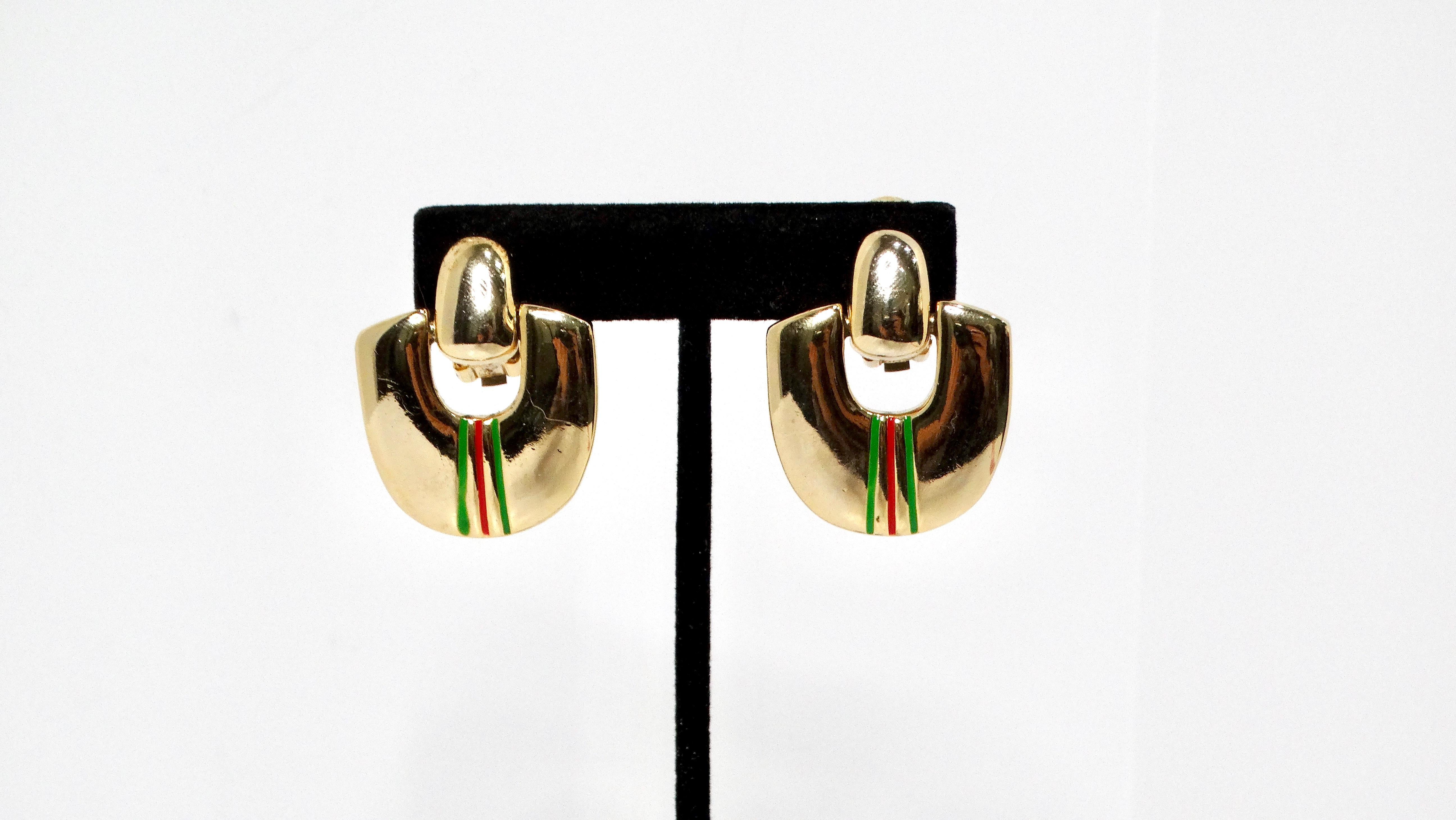 These exquisite Paolo Gucci 1980s 18k Gold Plated Door Knocker Clip-On Earrings exude timeless elegance and playful charm. Featuring a uniquely designed door knocker style, these vintage treasures showcase a stunning combination of opulent gold