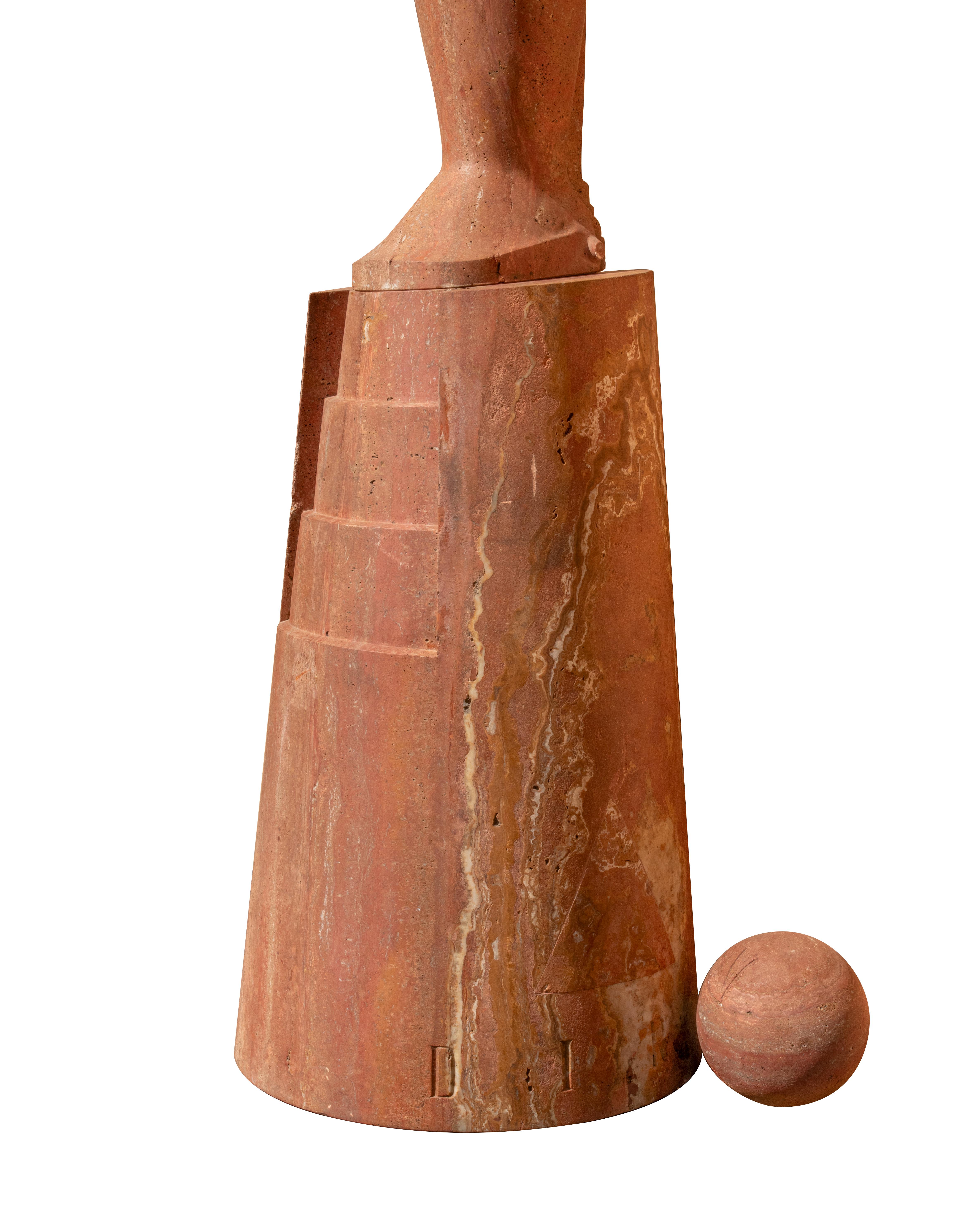 Donna di marmo rosso - Scultura di Paolo Guiotto - Anni '70 in vendita 1