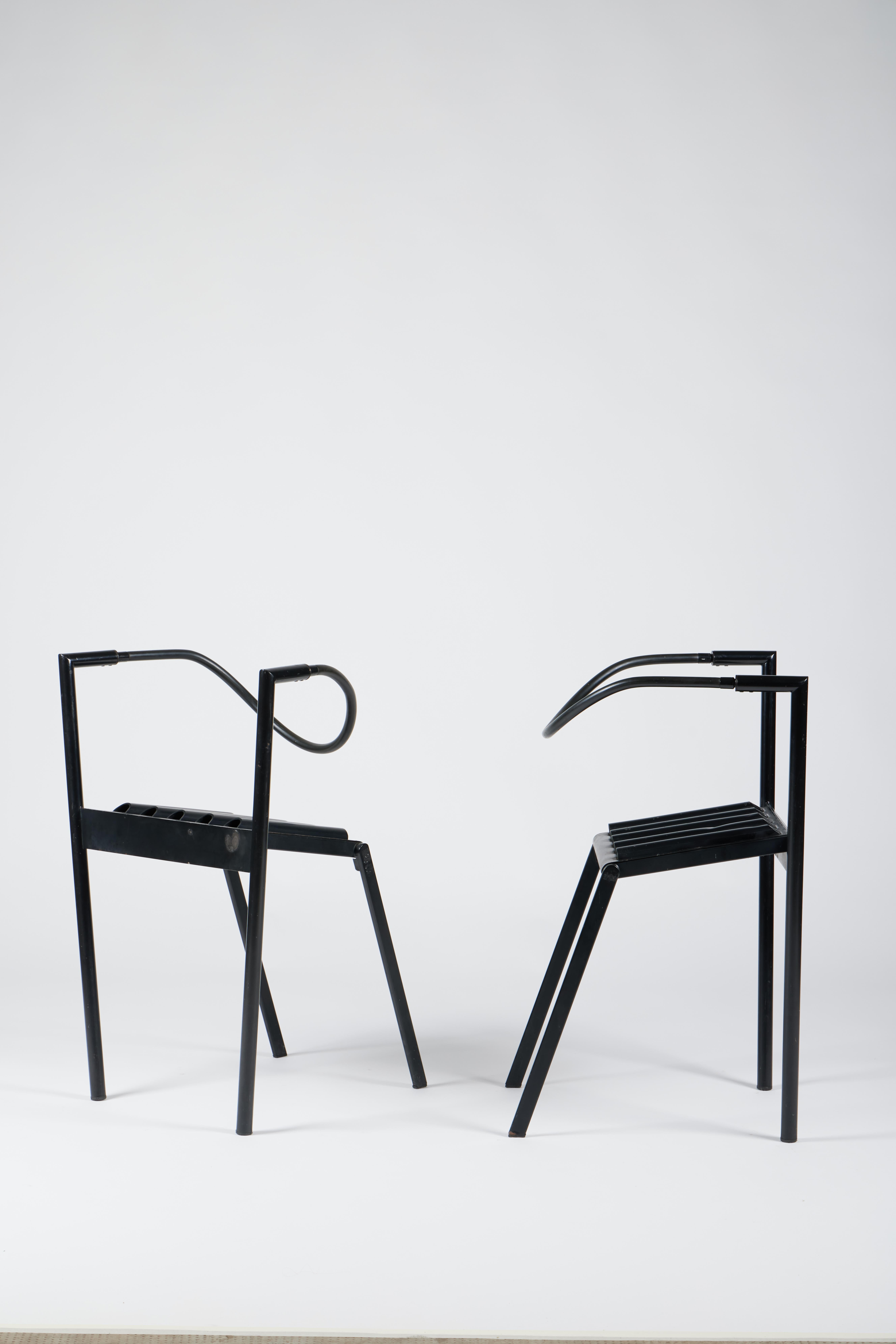 Postmoderne Ensemble de 2 chaises Hans et Alice de Paolo Pallucco et Mireille Rivier, 1986 en vente