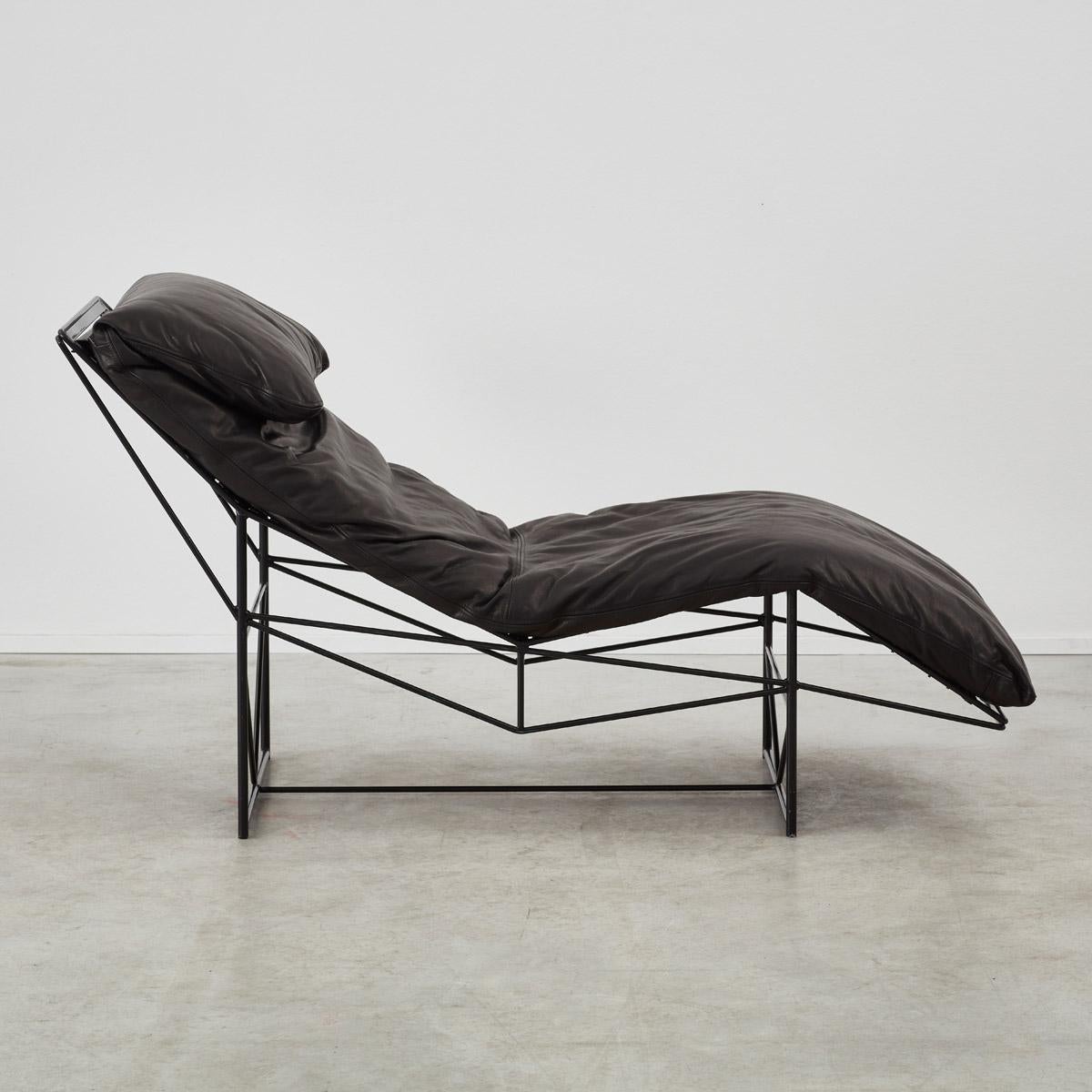 Paolo Passerini chaise lounge for Uvet, Italy, 1984 For Sale 1