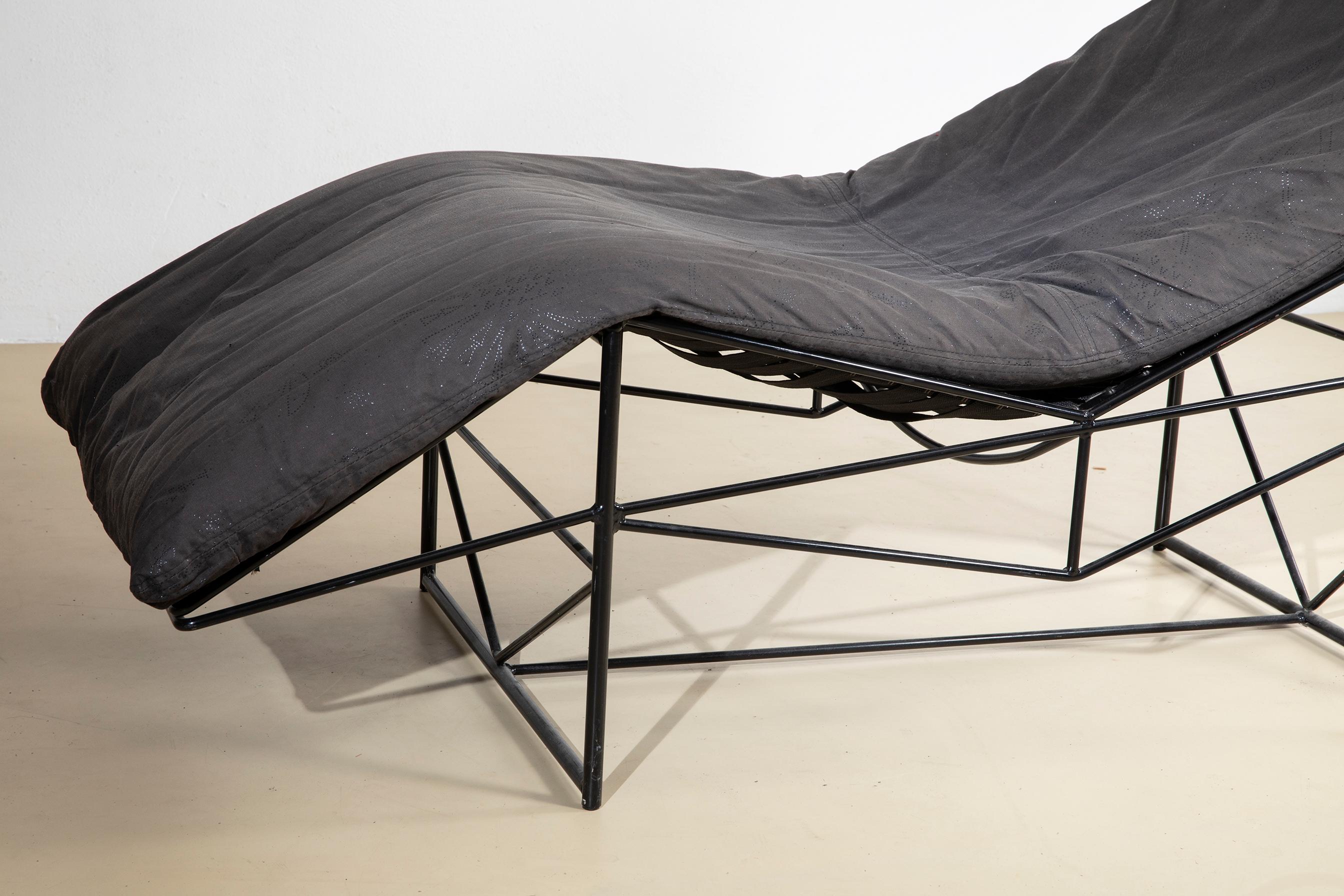 Postmoderne Paolo Passerini, chaise longue pour Uvet dimensione, 1985 en vente