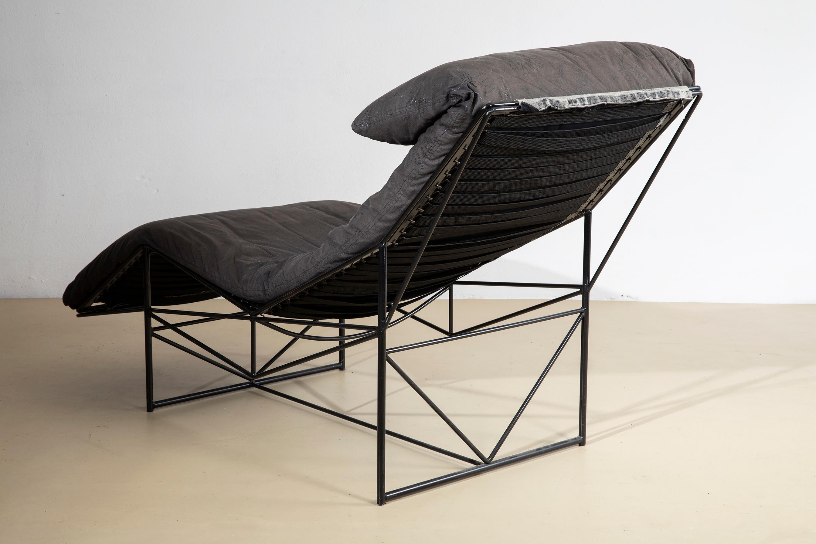 Italian Paolo Passerini, chaise longue pour Uvet dimensione, 1985 en vente