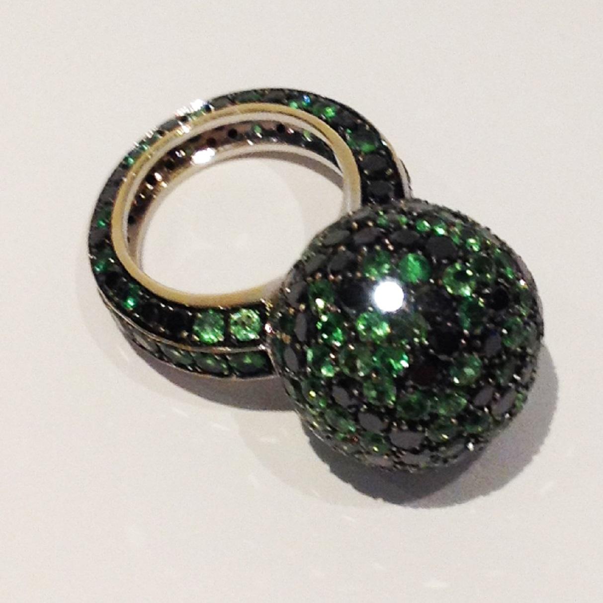 Women's Paolo Piovan Black Diamonds Green Tsavorite 18 Karat Rose Gold Ring For Sale