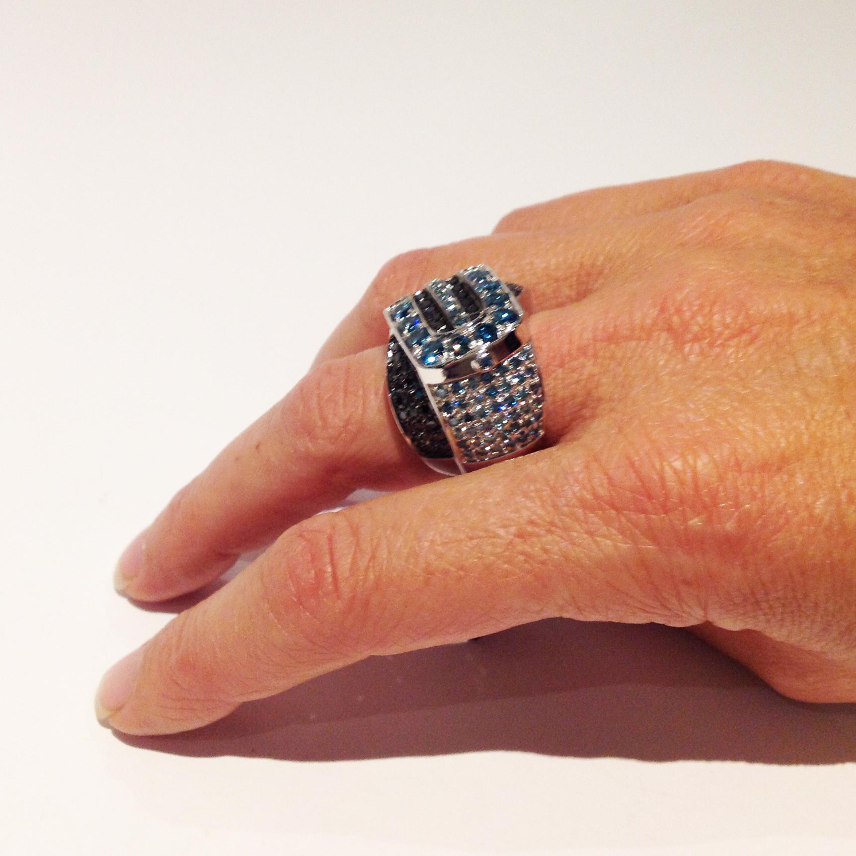 Paolo Piovan Black and Blue Diamonds 18 Karat White Gold Ring In New Condition For Sale In Padova, Padova