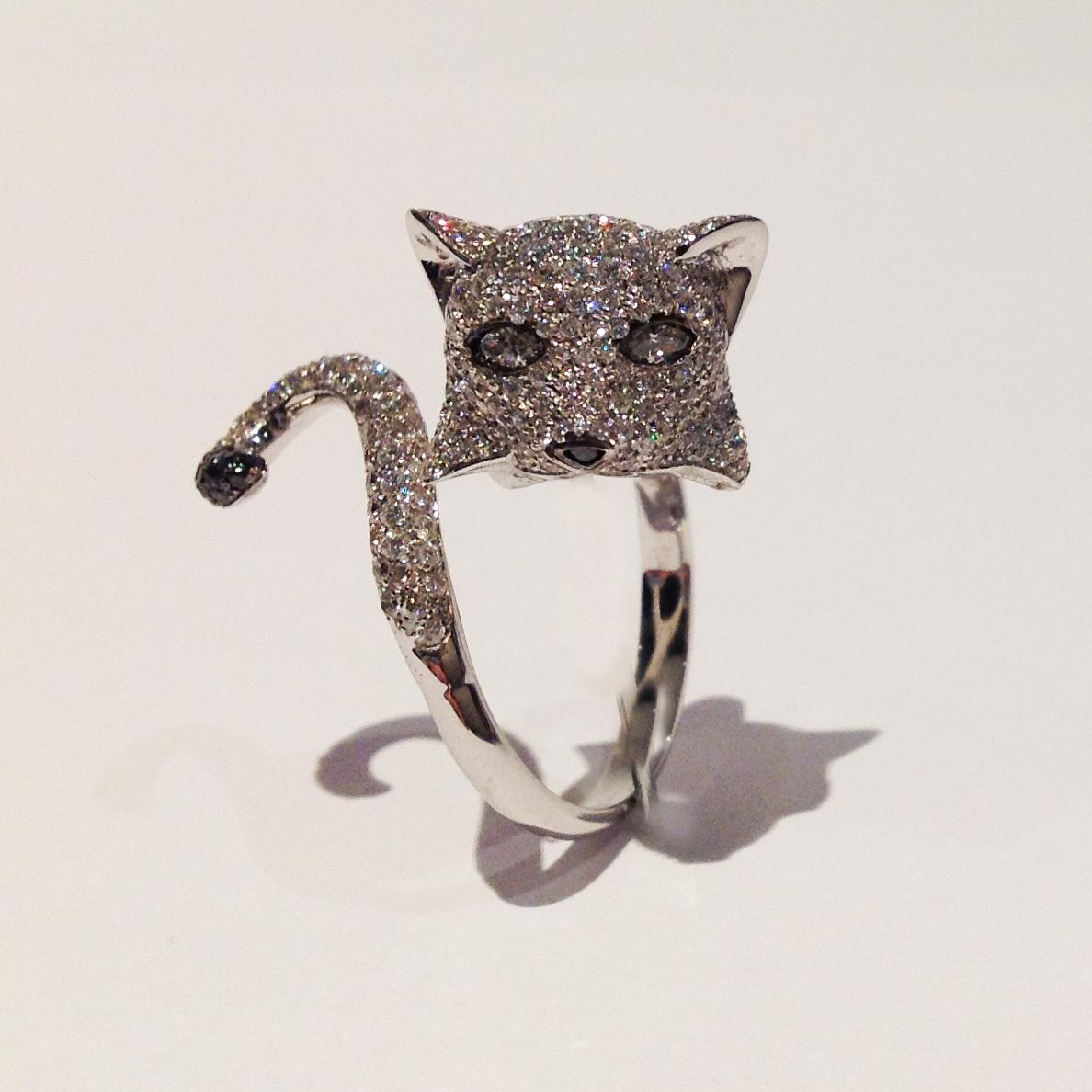 Paolo Piovan Black and White Diamonds 18 Karat White Gold Cat Ring For Sale 1