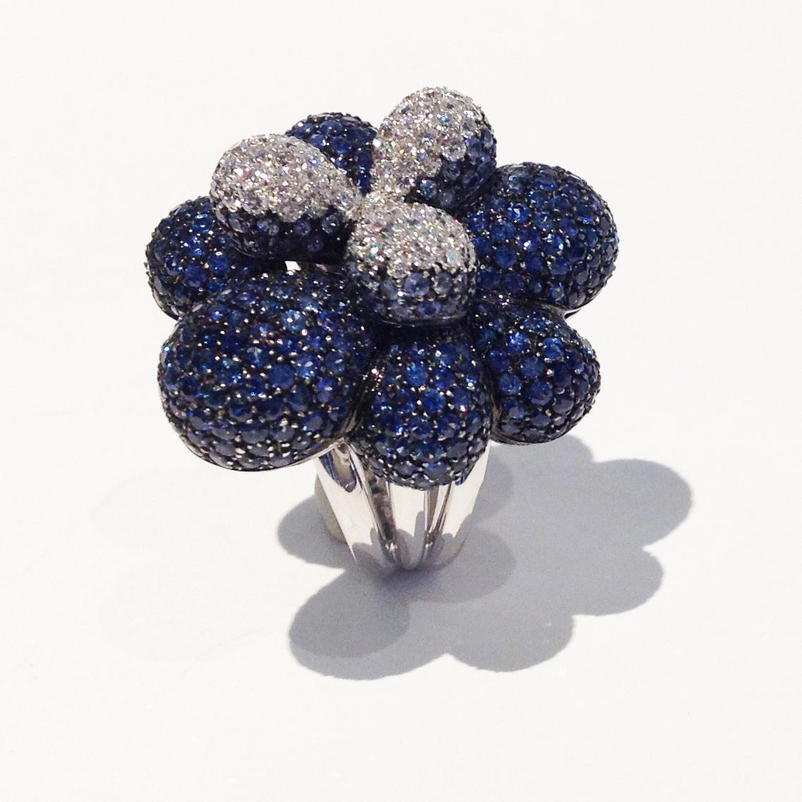Women's Paolo Piovan Blue Sapphires White Diamonds 18 Karat White Gold Ring For Sale