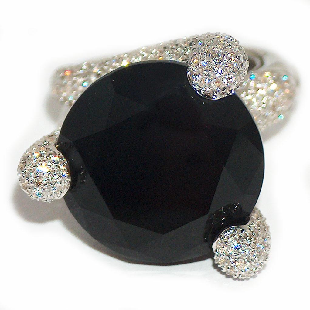 Paolo Piovan Diamonds and Onyx Ring in white gold For Sale 2