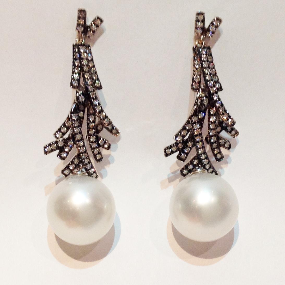 Paolo Piovan Diamonds South Sea Pearl White Gold Cocktail Earrings In New Condition In Padova, Padova