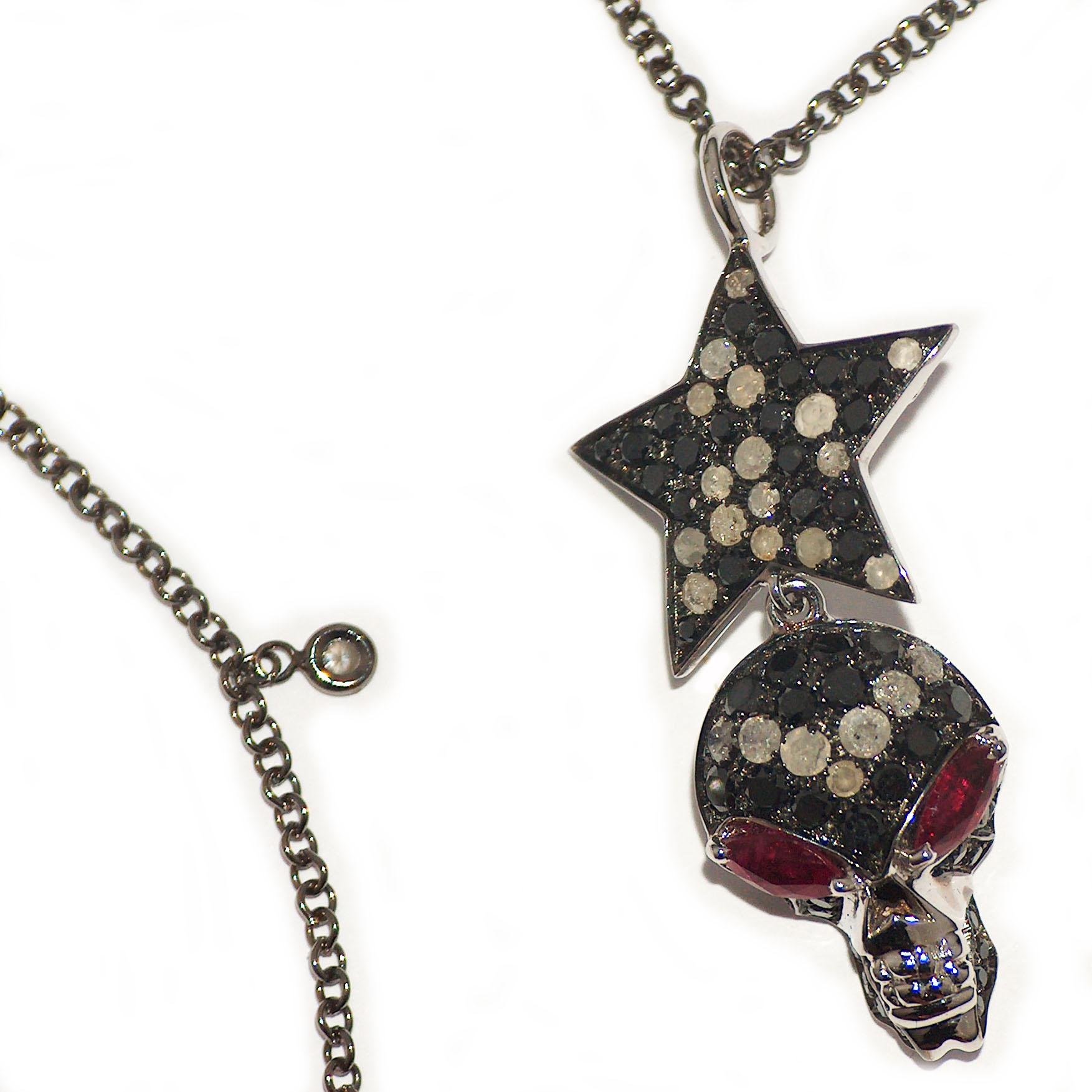 Paolo Piovan Star-Skull Rubies and Diamonds Pendant in white gold In New Condition For Sale In Padova, Padova