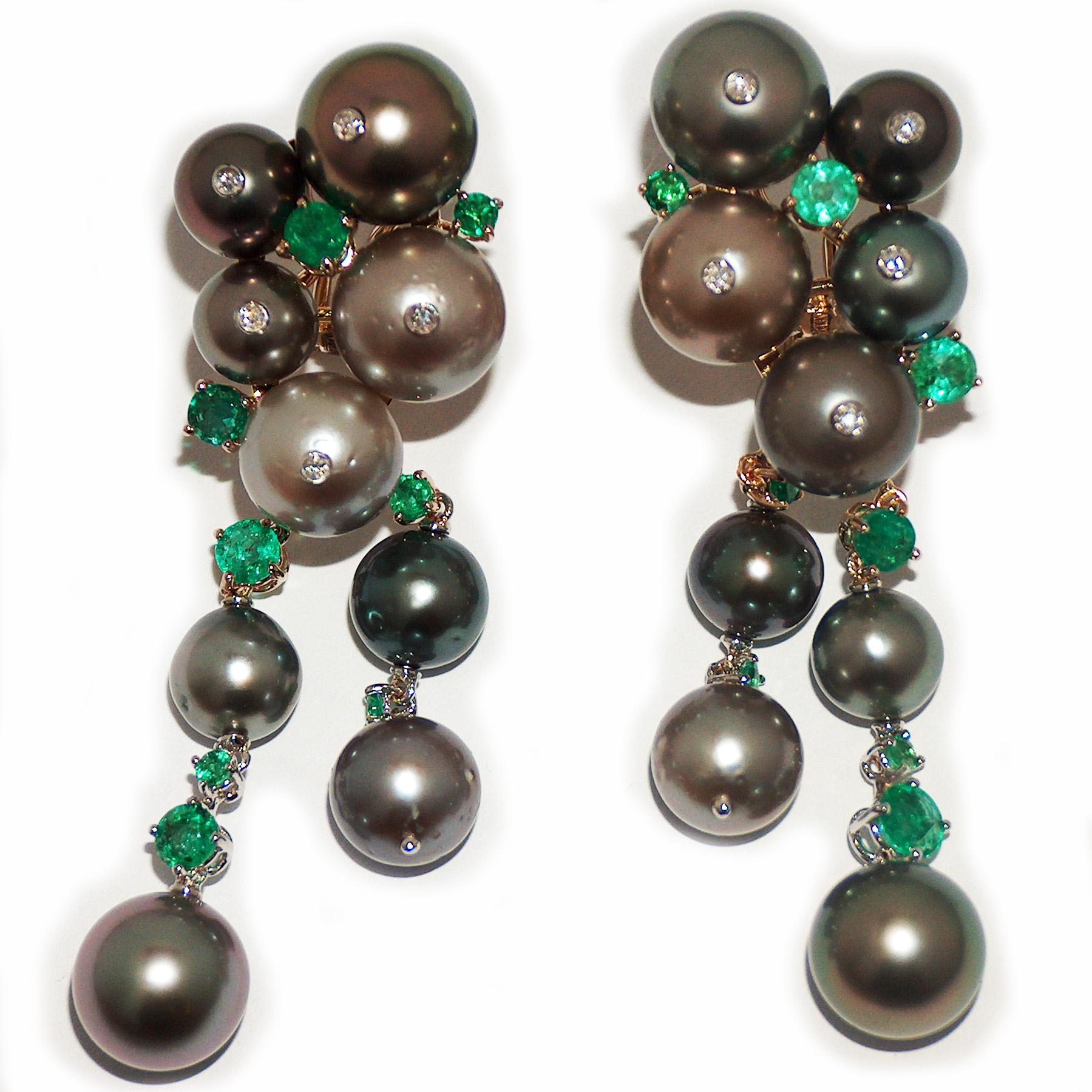 Paolo Piovan Tahitian Pearls, Emeralds and Diamonds Earrings in yellow gold In New Condition For Sale In Padova, Padova