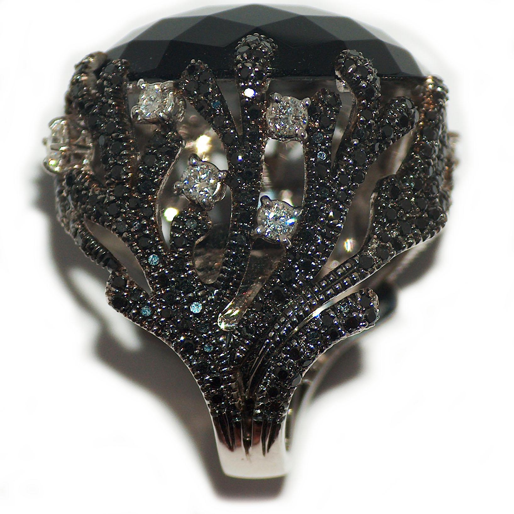 Paolo Piovan White and Black Diamonds, Onyx Ring in white gold black rhodium In New Condition For Sale In Padova, Padova
