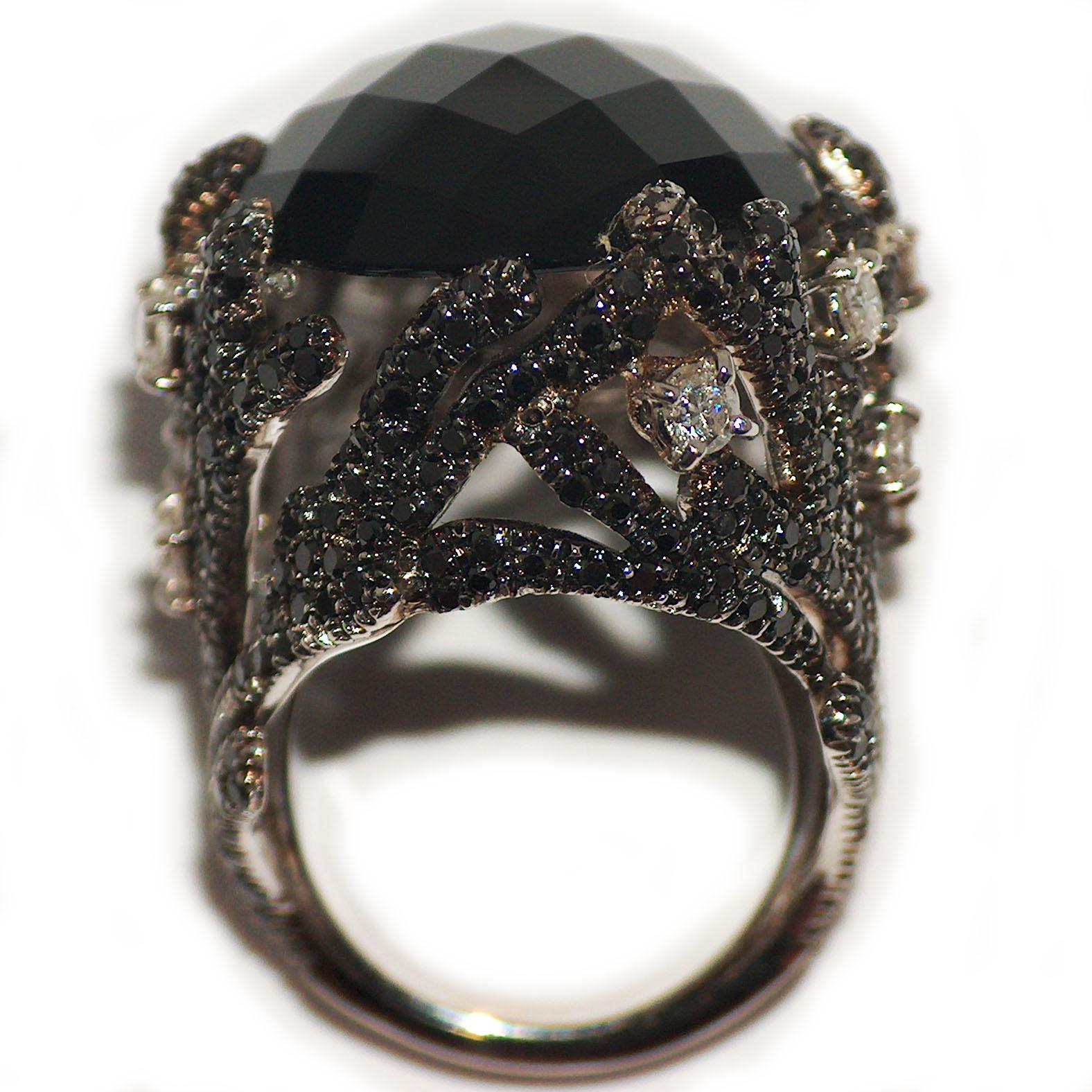 Paolo Piovan White and Black Diamonds, Onyx Ring in white gold black rhodium For Sale 1