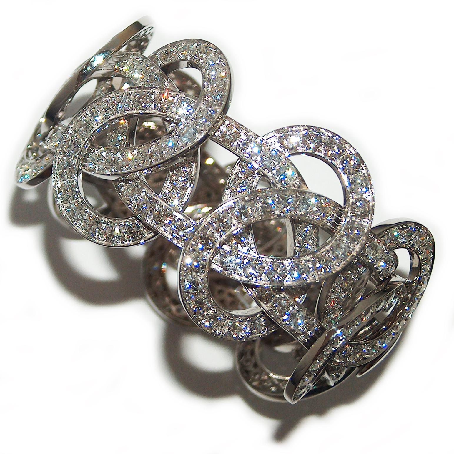 Paolo Piovan White Diamonds 18 Karat Gold Bangle Cuff Bracelet In New Condition For Sale In Padova, Padova