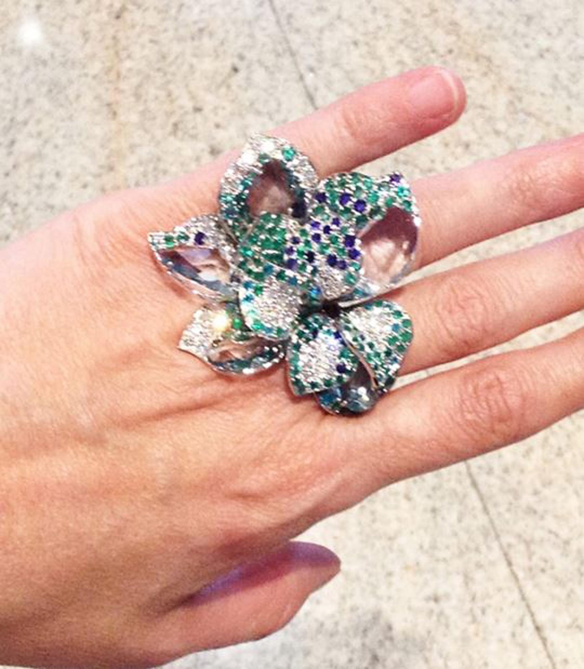 Paolo Piovan White Diamonds, Emeralds and Aquamarine 18 Karat Gold Flower Ring For Sale 2