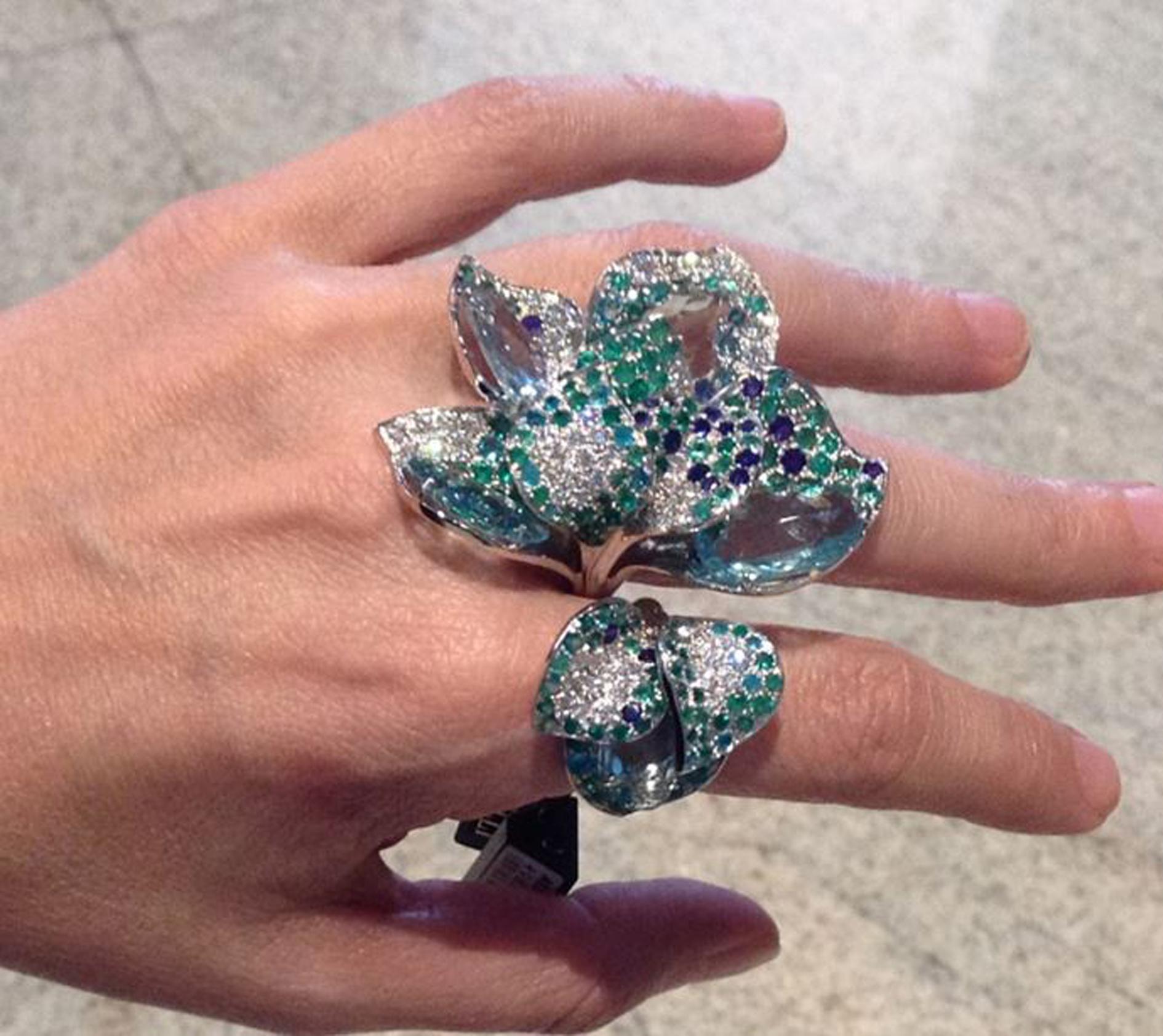 Paolo Piovan White Diamonds, Emeralds and Aquamarine 18 Karat Gold Flower Ring For Sale 3