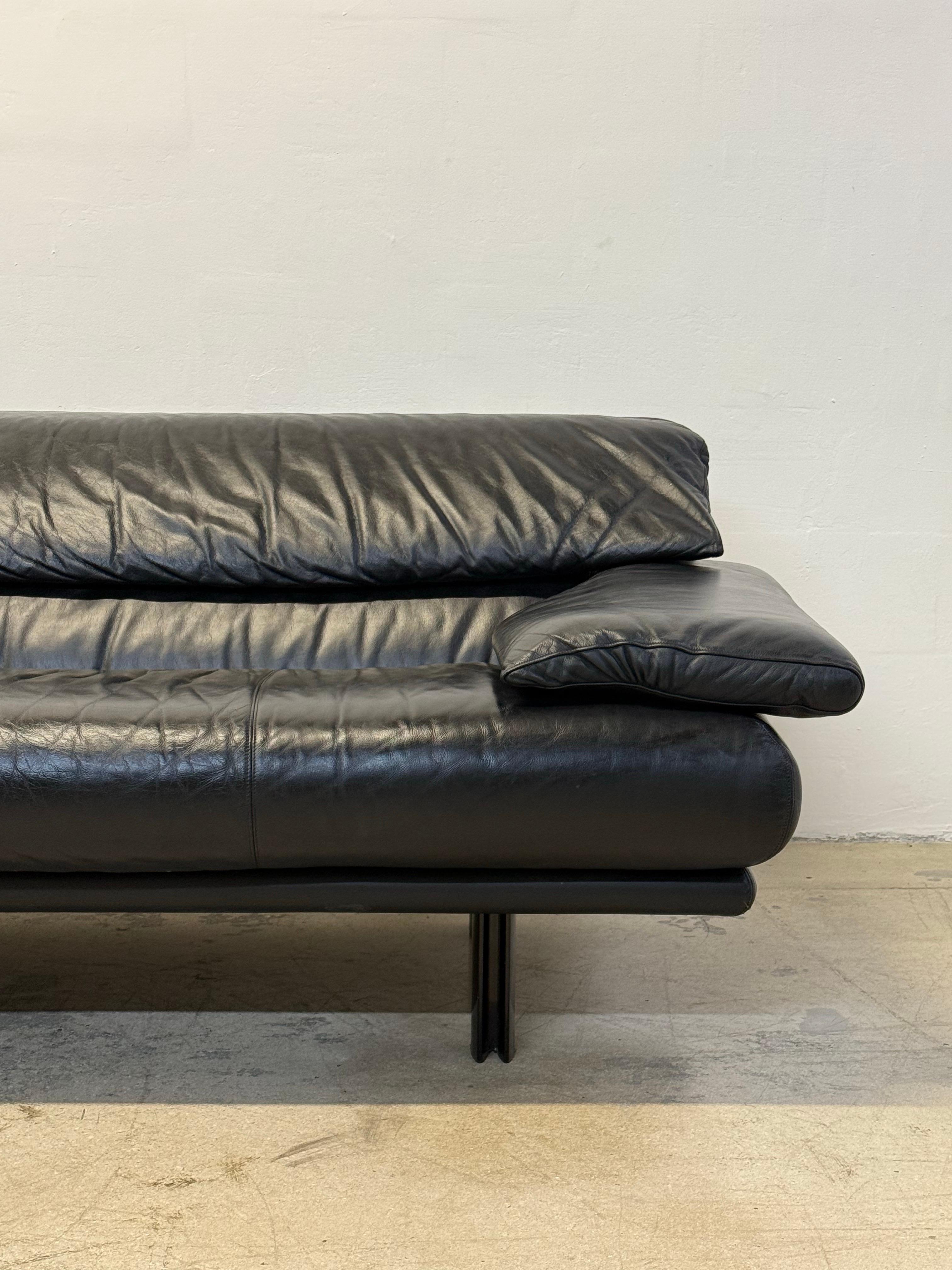 Paolo Piva “Alanda” Adjustable Black Leather Sofa for B&b Italia, 1980s In Good Condition In Miami, FL