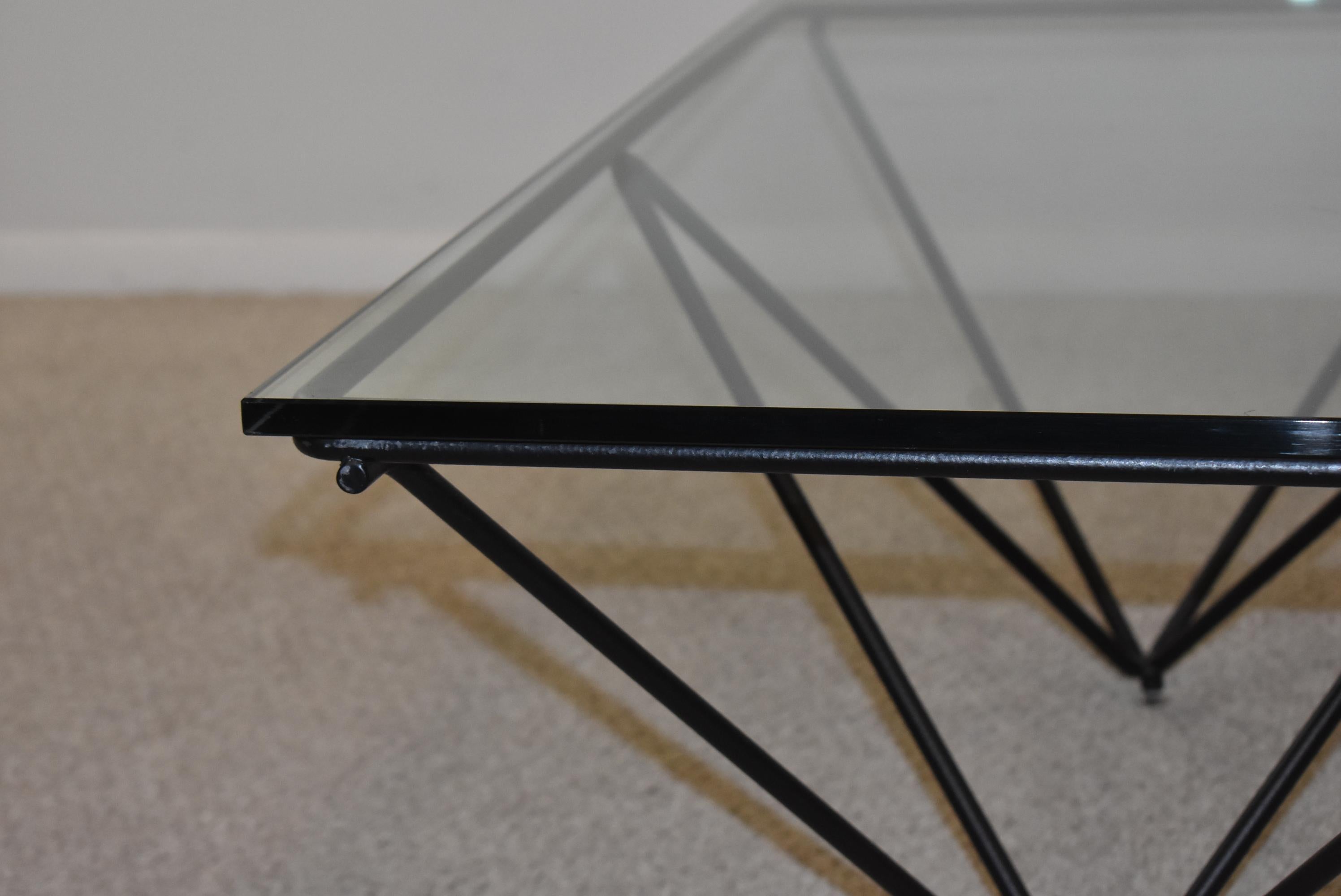 20ième siècle Table basse Paolo Piva Alanda avec plateau en verre transparent et fer géométrique en vente