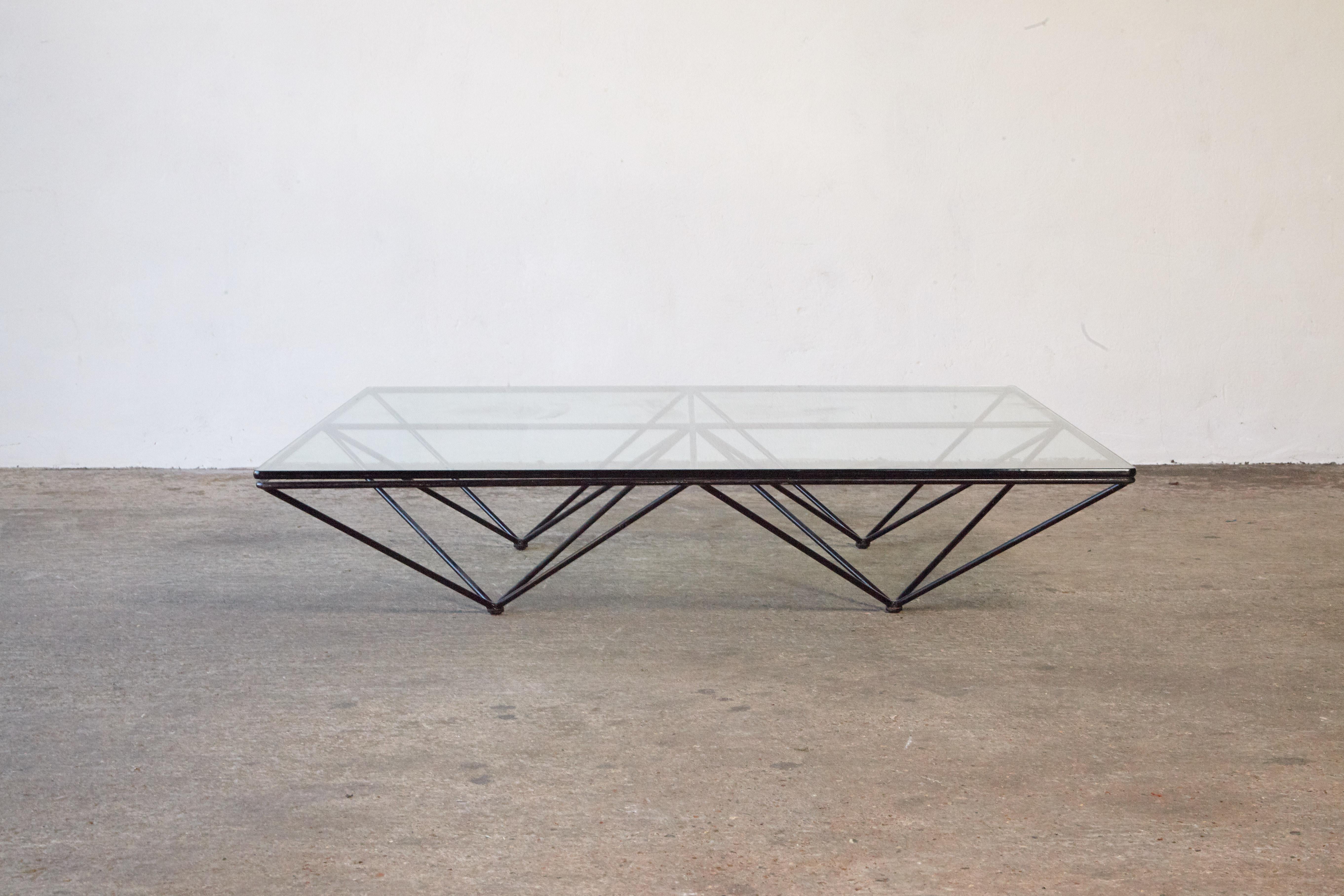 Paolo Piva Alanda Geometric Glass Coffee Table for B&B Italia, 1980s, Italy In Good Condition In London, GB