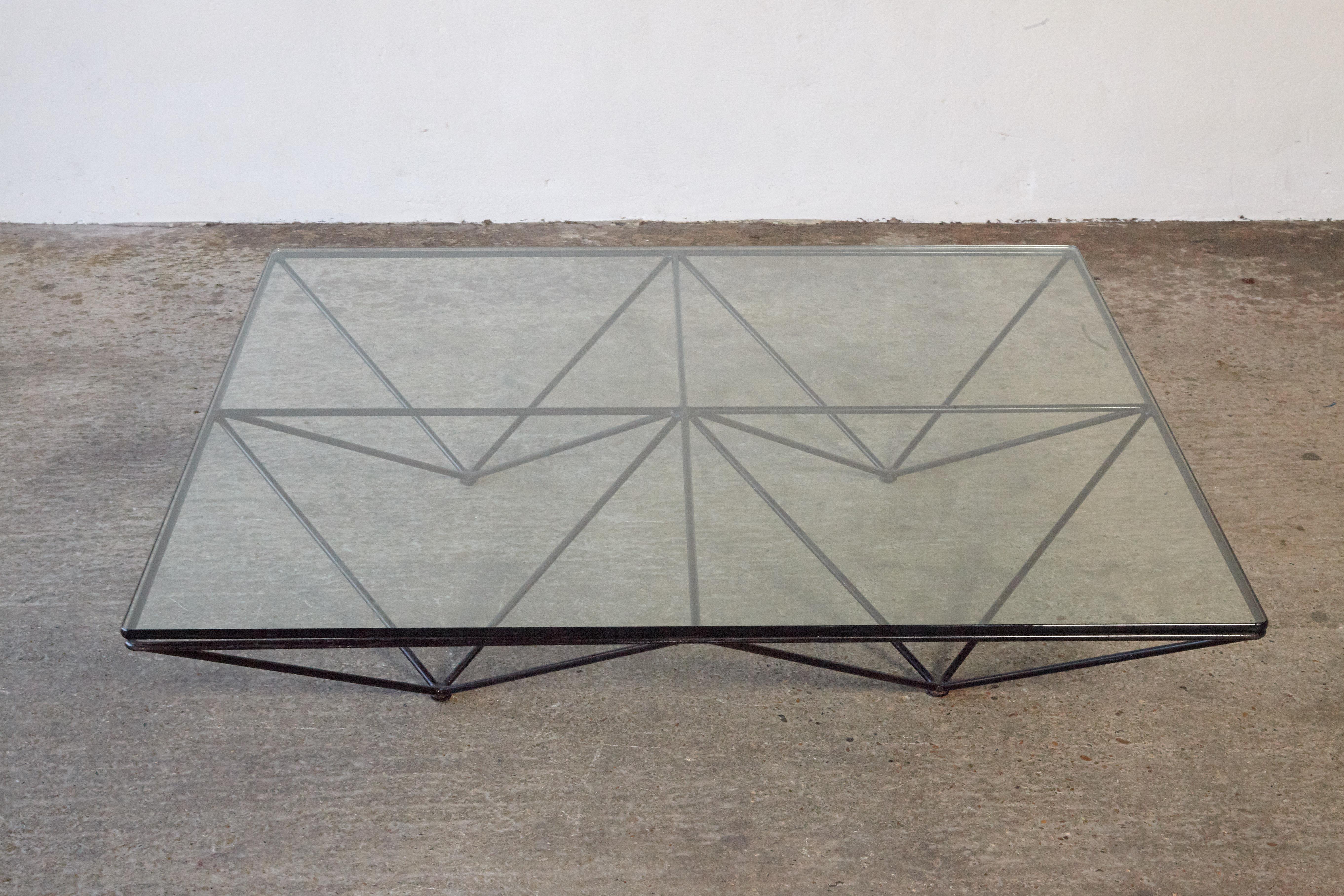 Late 20th Century Paolo Piva Alanda Geometric Glass Coffee Table for B&B Italia, 1980s, Italy