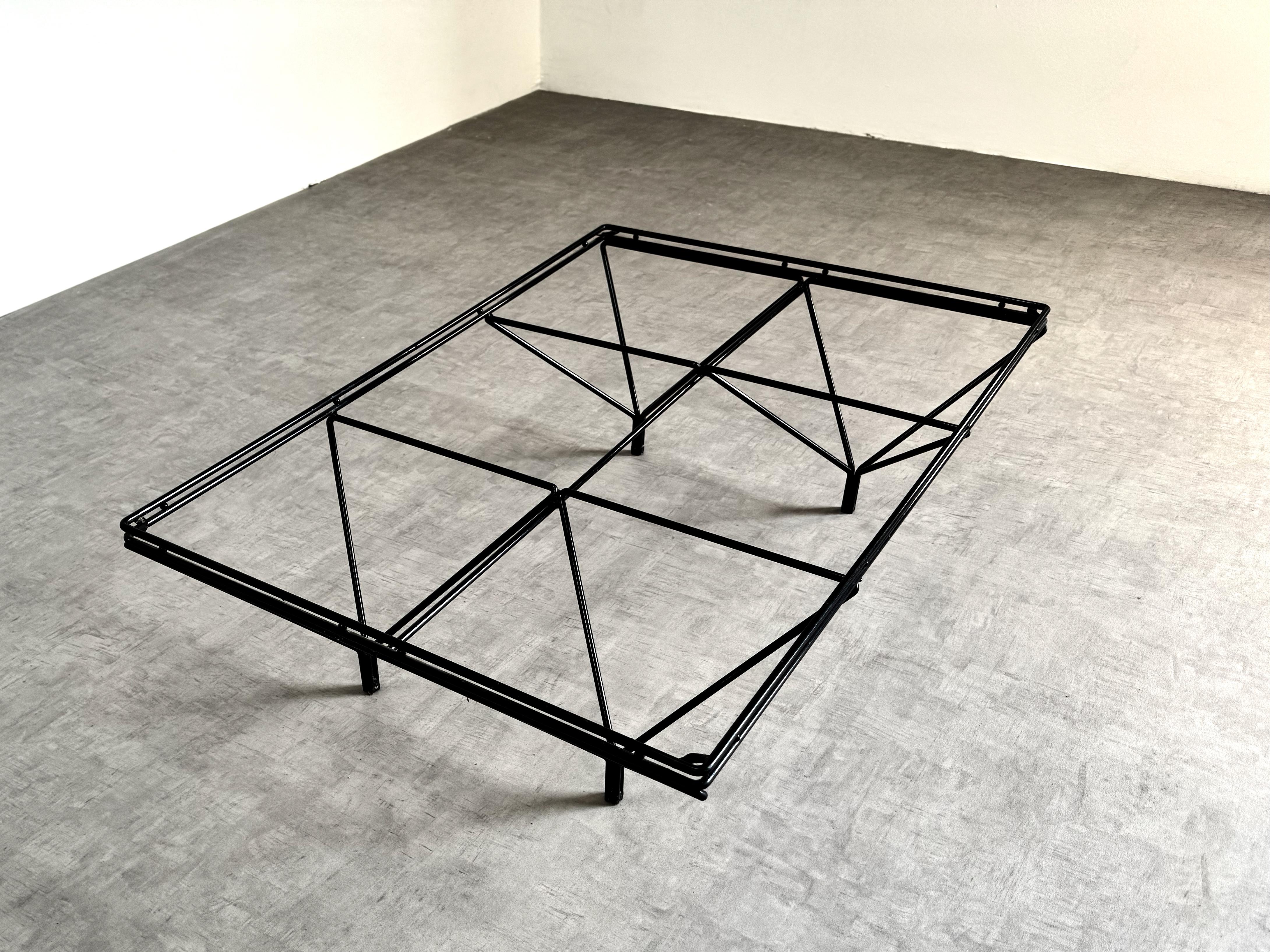 Late 20th Century Paolo Piva Alanda Style Coffee Table, Black Iron, Italy 1980s For Sale
