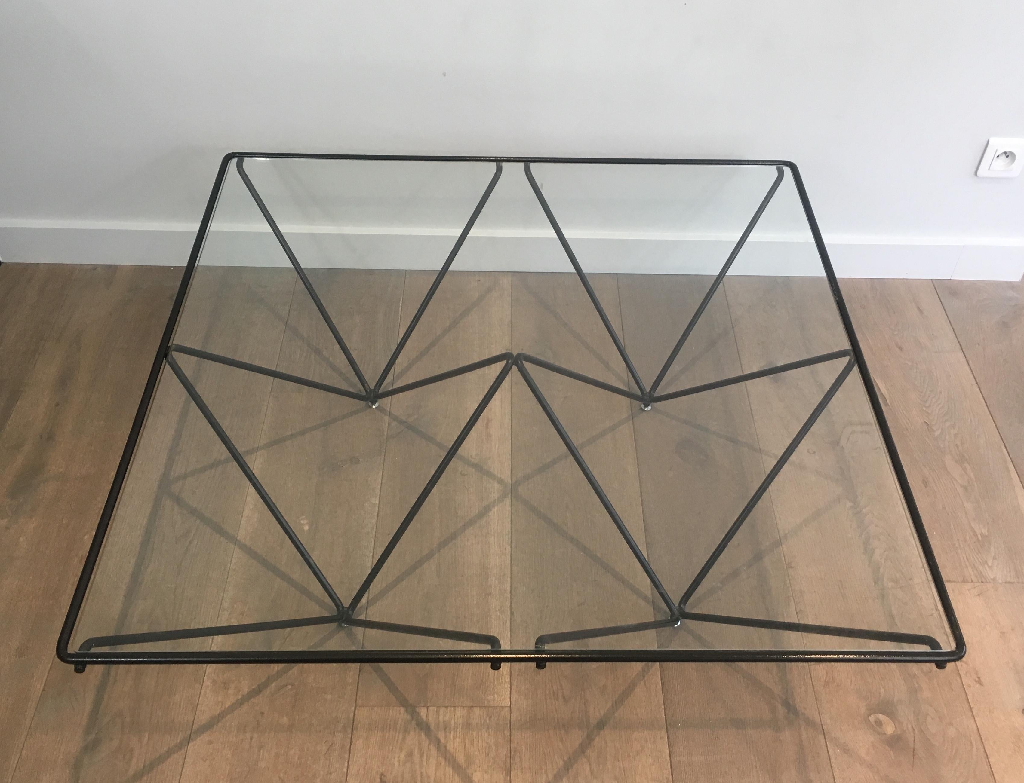 In the Style of Paolo Piva Black Lacquered Pyramidal Coffee Table, Italy In Good Condition For Sale In Marcq-en-Barœul, Hauts-de-France