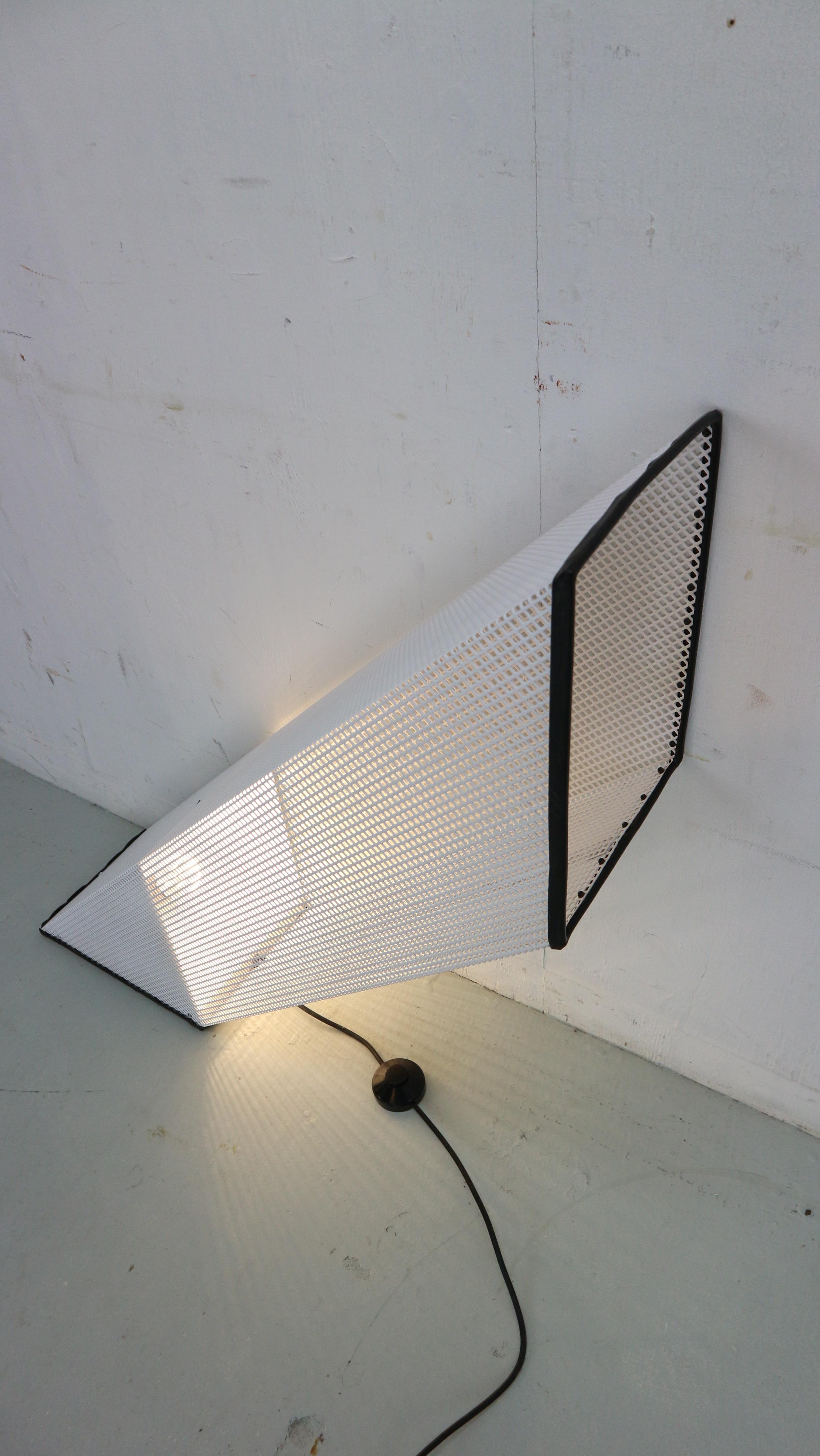 Paolo Piva Open White Metal Floor Lamp for Lumenform, 1970s, Italy For Sale 11