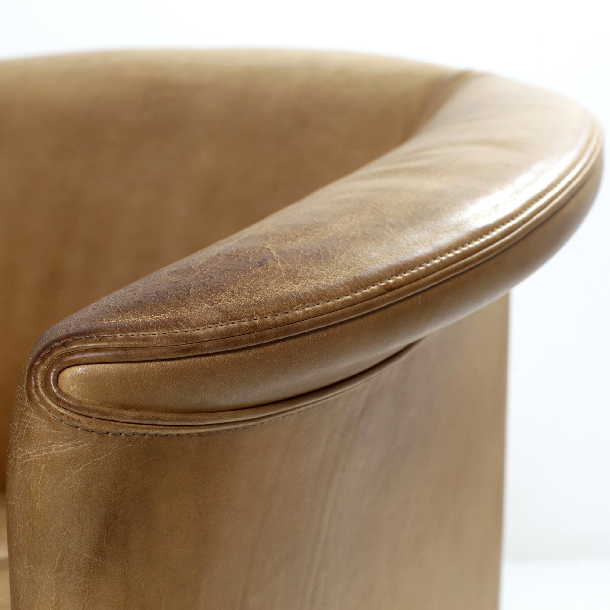 Paolo Piva Pair of Leather Cocktail Armchair Model Aura for Wittmann 1980s For Sale 2