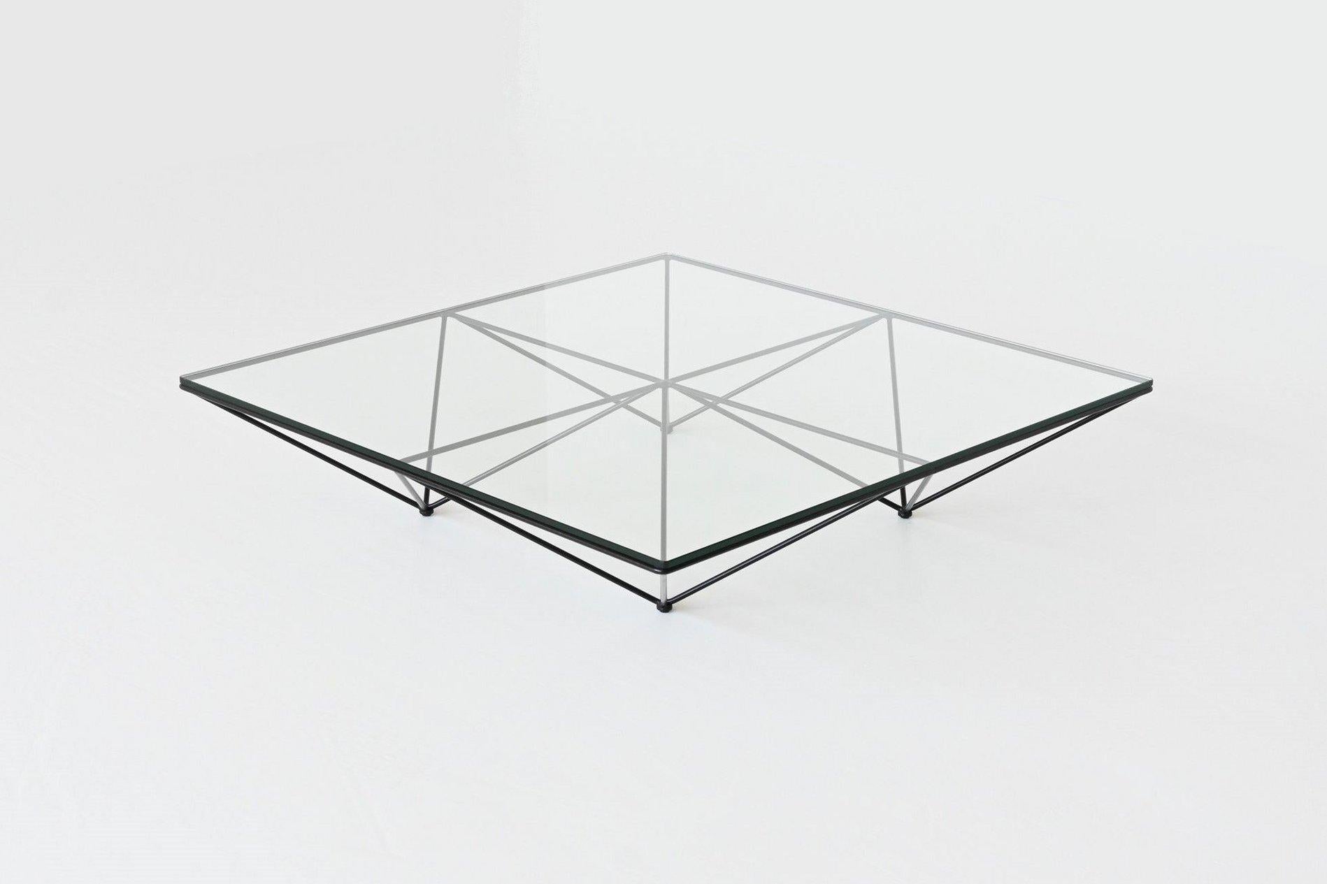 Mesa de centro Alanda modelo cuadrado Paolo Piva B&B Italia Italia 1982 Moderno de mediados de siglo
