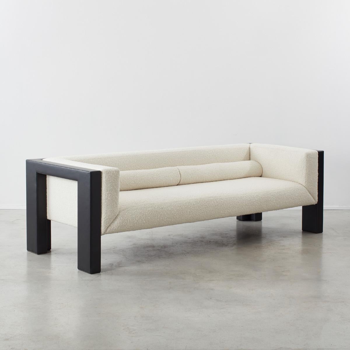 Paolo Piva (1950-2017) was an Italian architect and designer whose interest in social housing influenced a career in making minimalist, elegant and functional buildings and furniture. This is particularly so for the DS-4251 / 53 sofa, designed for