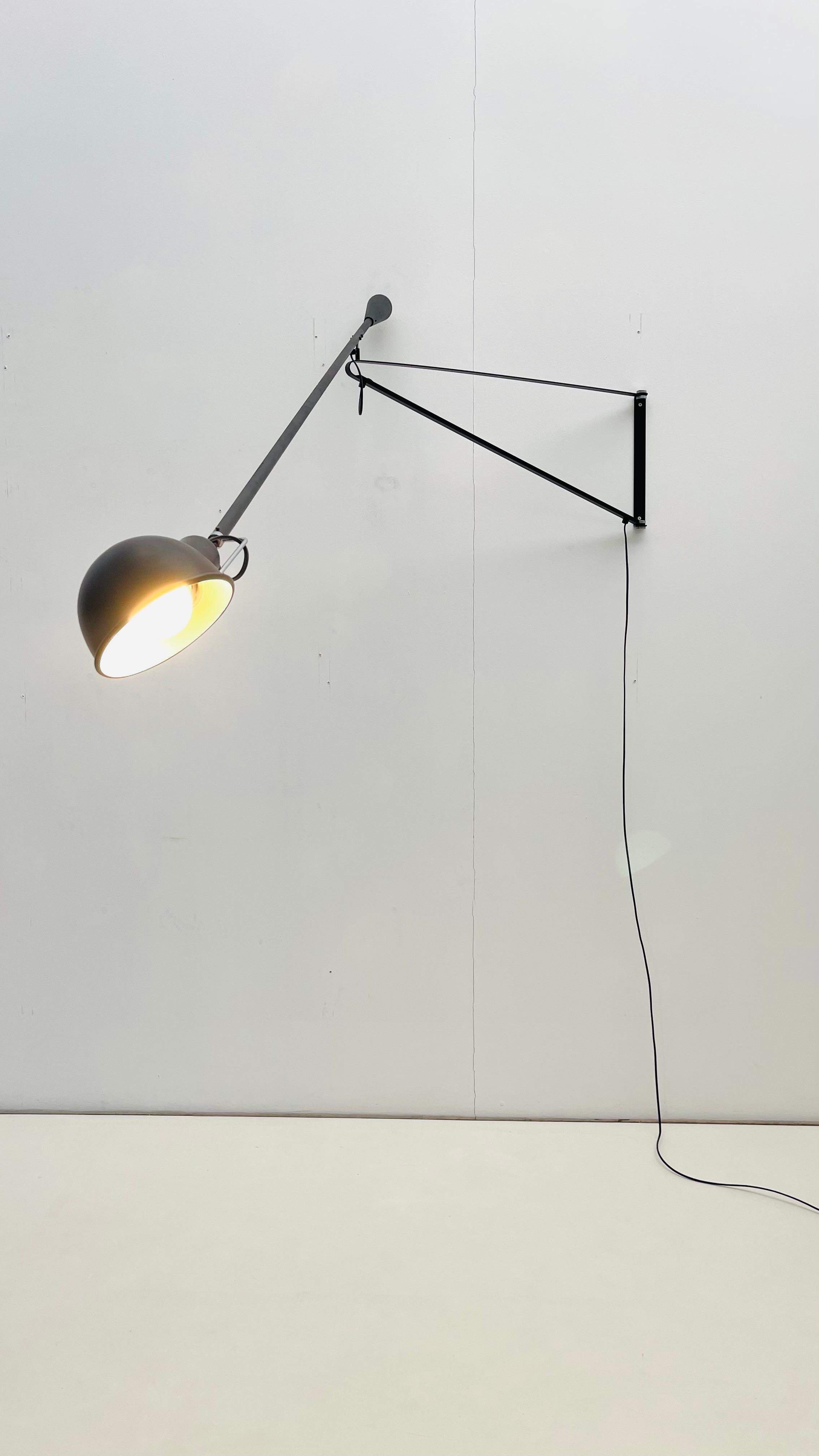 Paolo Rizzatto - Model 265 Wall lamp For Sale 3