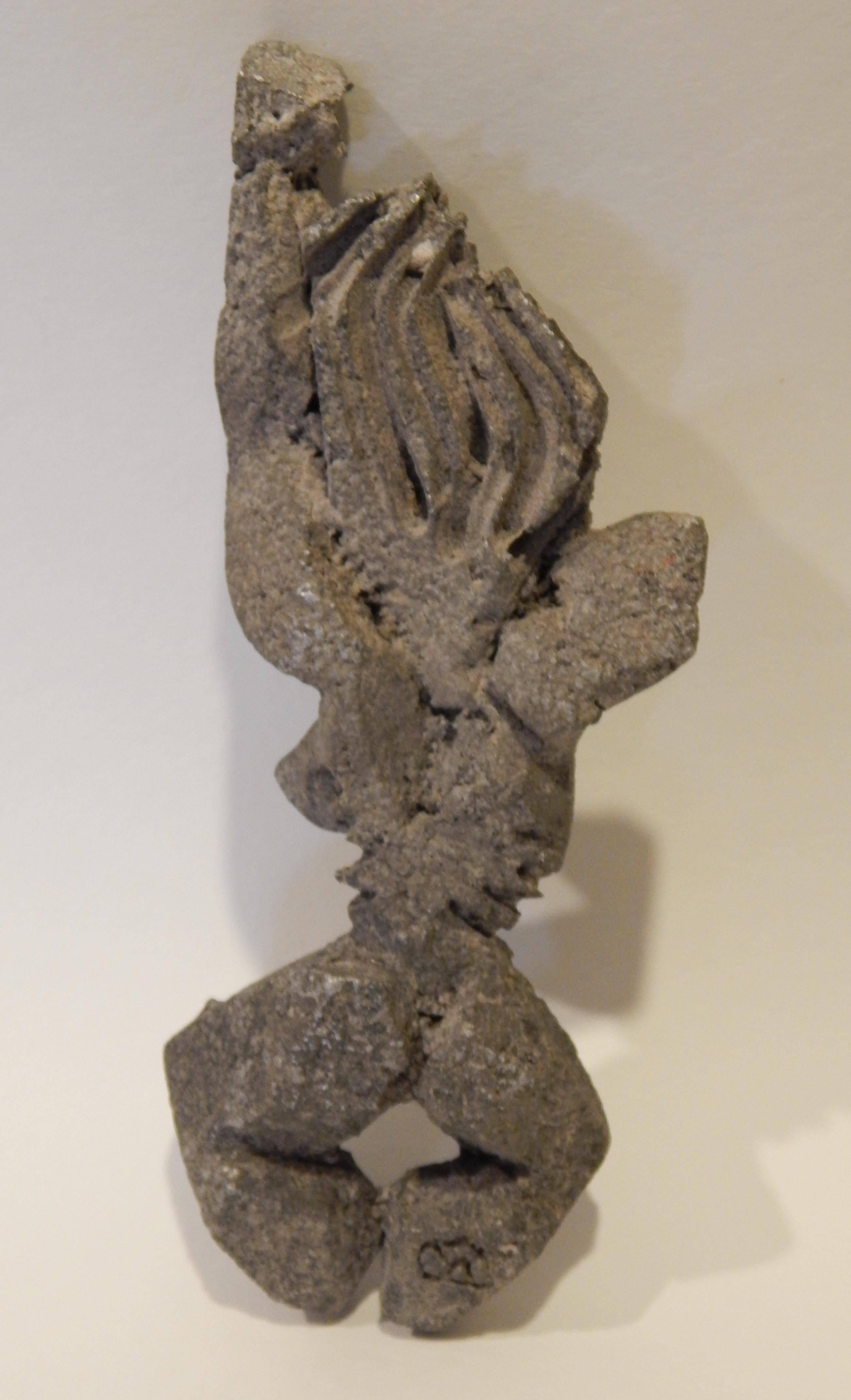 Scultura in alluminio fuso di Paolo Soleri, Forma femminile nuda in vendita 3
