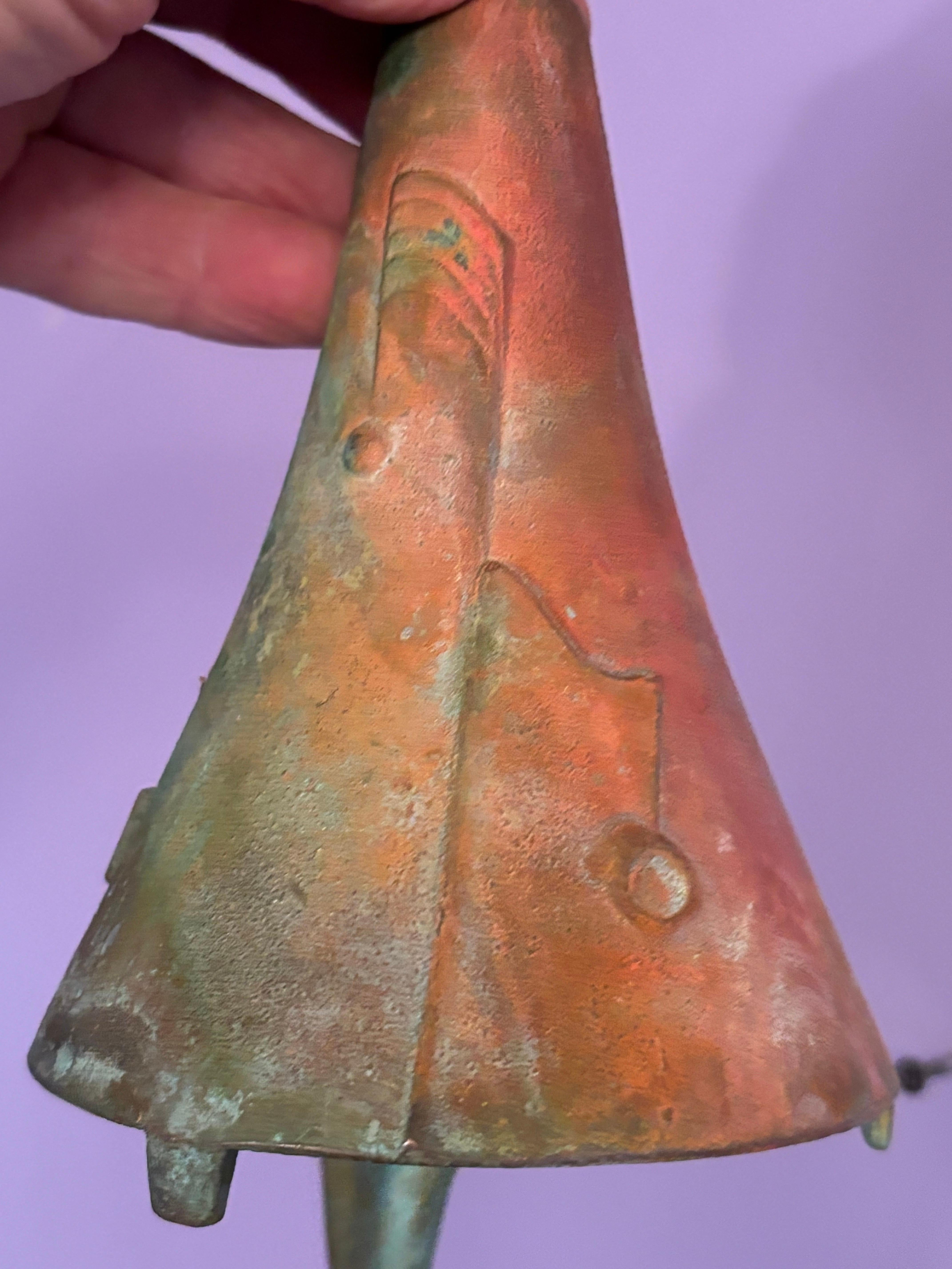 Paolo Soleri Campana de bronce mediados del siglo XX en venta