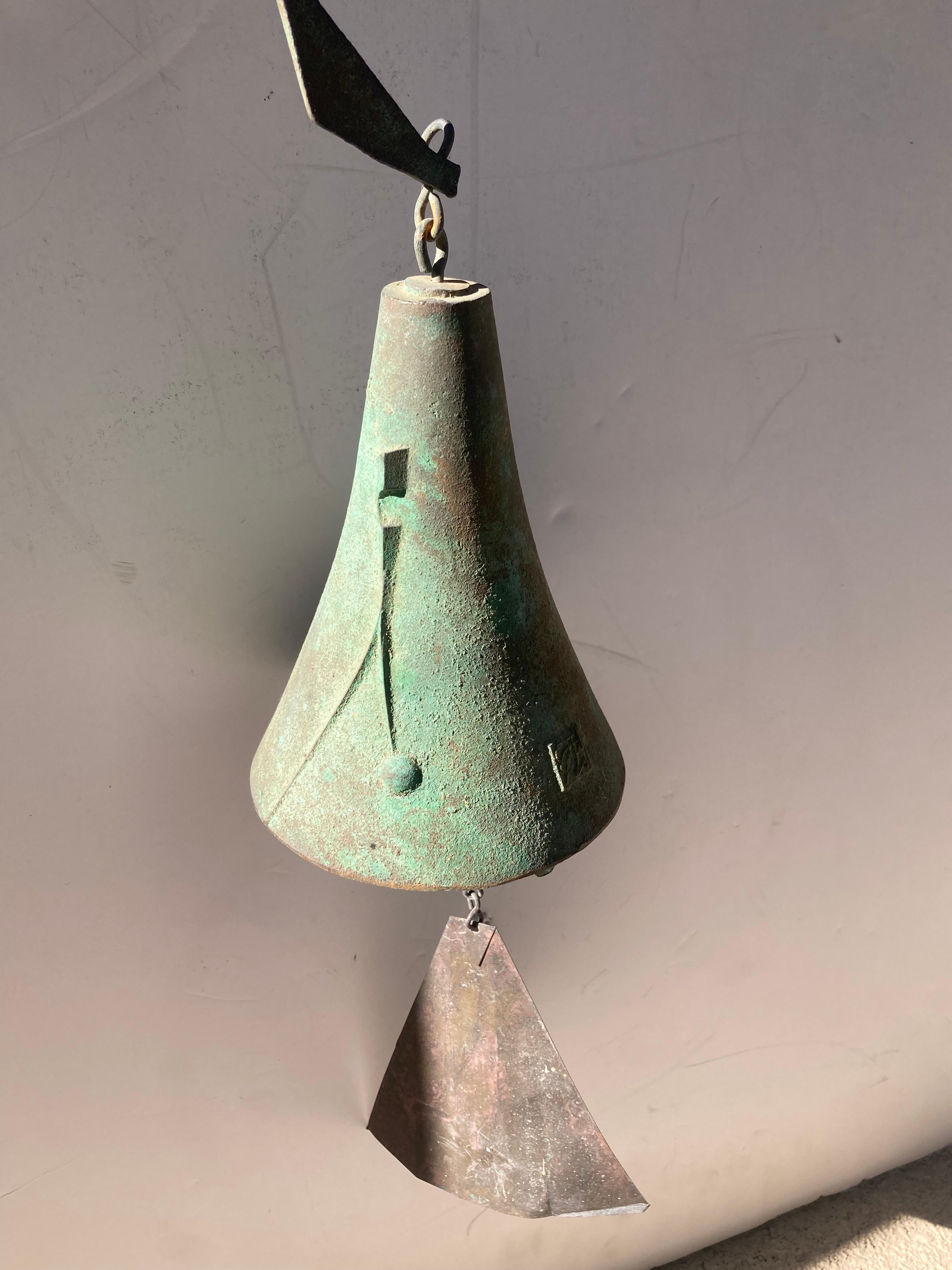 Beautiful verdigris patina in this Paolo Soleri wind chime bell .Marked with the square design .
