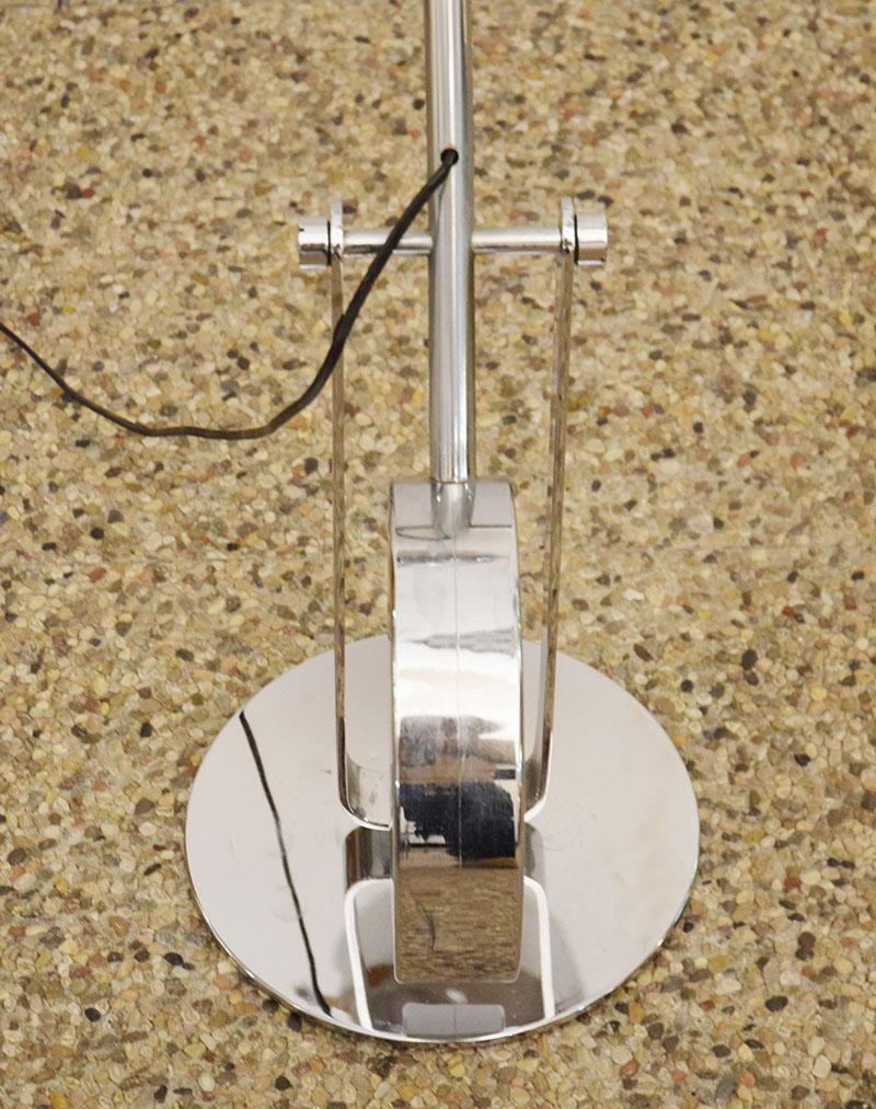 Lampada da terra inclinabile in metallo cromato di Paolo Tilche, anni '70 in vendita 4