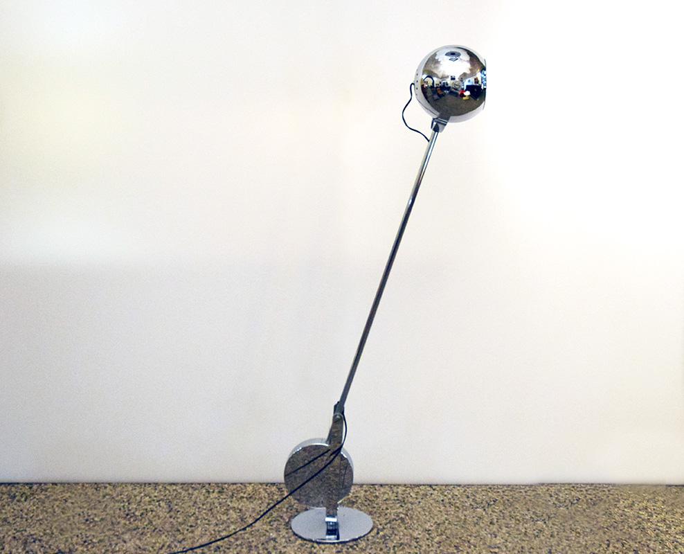 Lampada da terra inclinabile in metallo cromato di Paolo Tilche, anni '70 in vendita 6