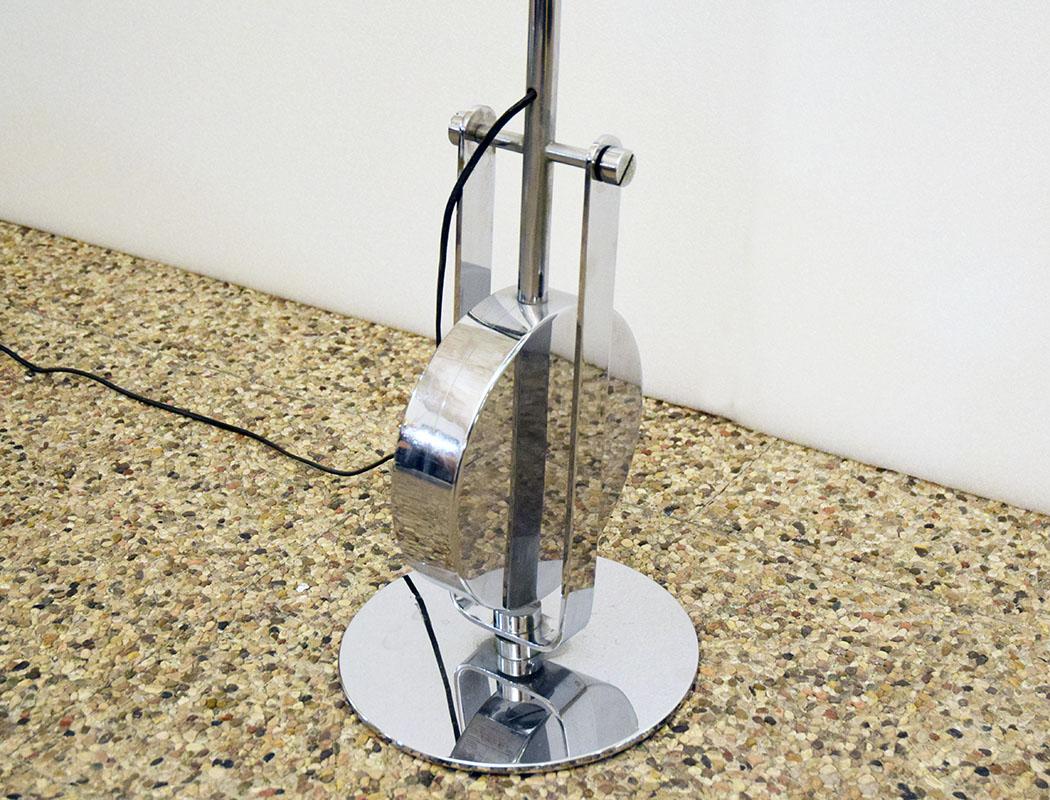 Lampada da terra inclinabile in metallo cromato di Paolo Tilche, anni '70 in vendita 3